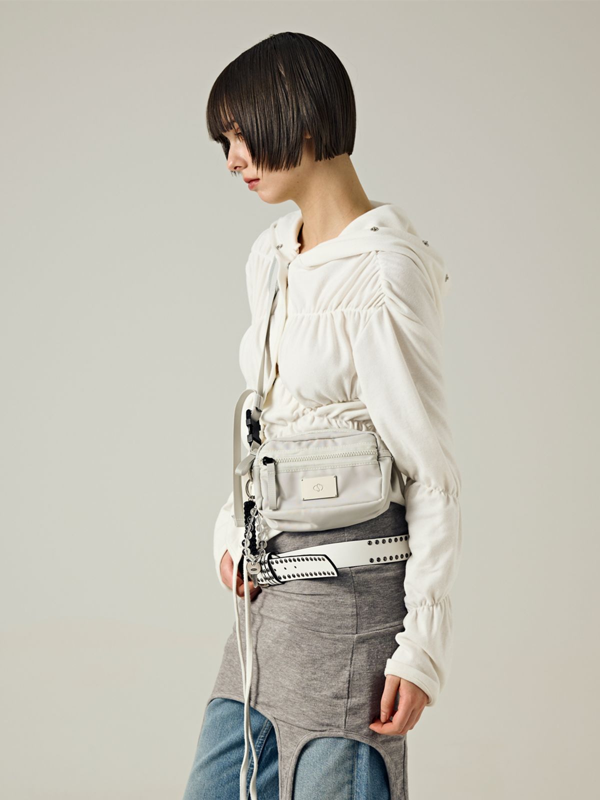 샐볼(SALBOL) SYMBOL NYLON SHAKOSH CROSS BAG [GRAY]