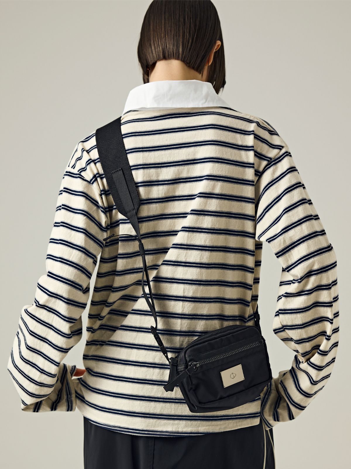 샐볼(SALBOL) SYMBOL NYLON SHAKOSH CROSS BAG [BLACK]