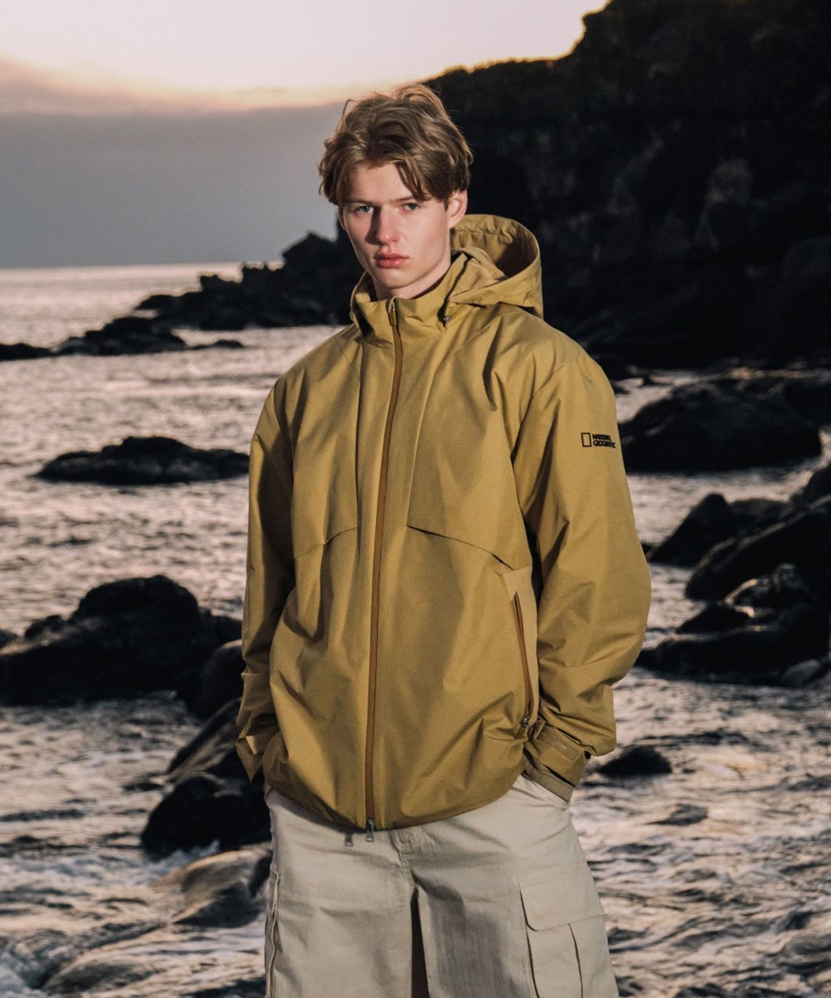 내셔널지오그래픽(NATIONALGEOGRAPHIC) N251UJP860 아틀라스 윈드스토퍼 BY GORE-TEX LABS 2L 블록 자켓 GREEN OLIVE