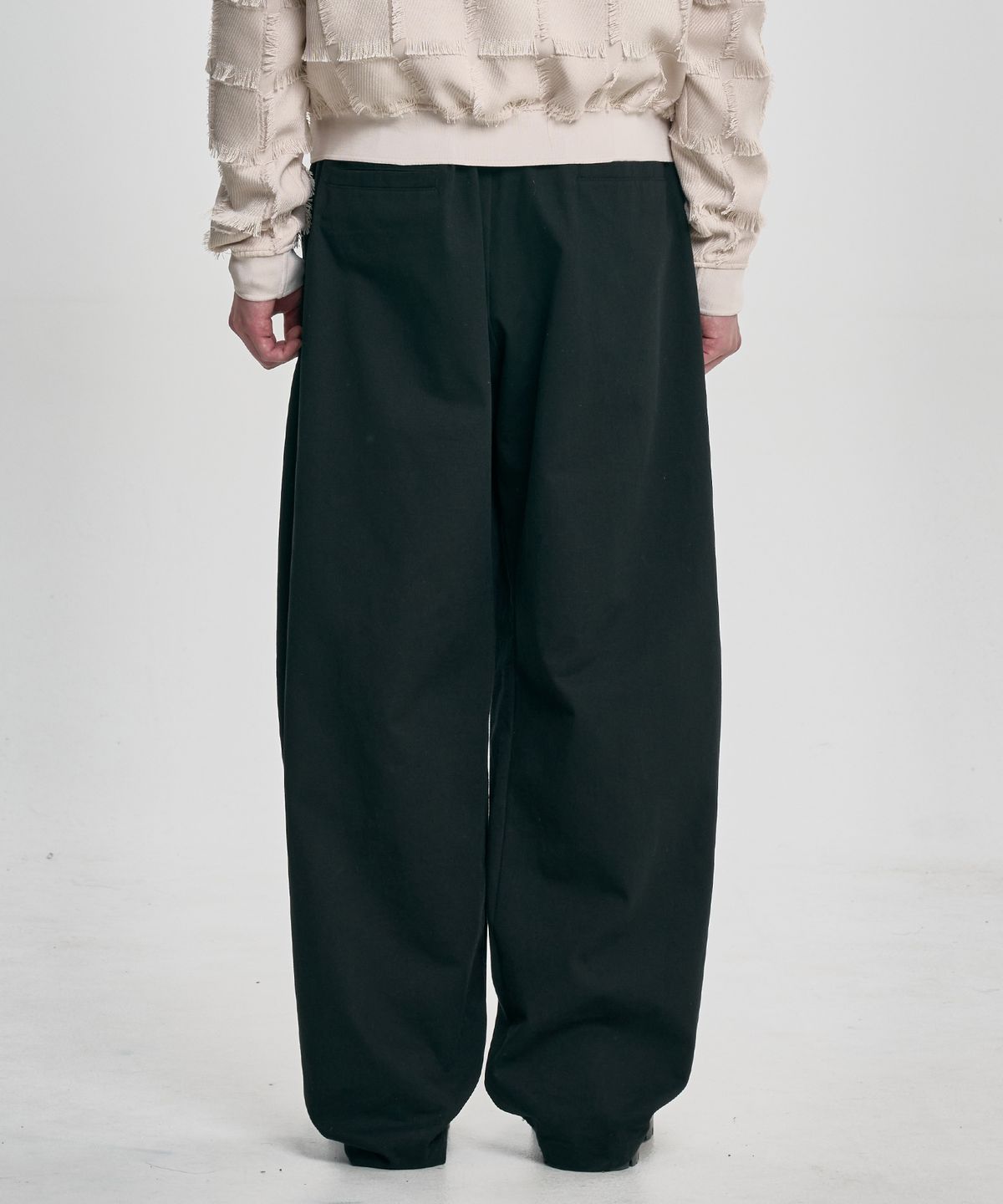 아조바이아조(AJOBYAJO) 3D Curved Pants [BLACK]
