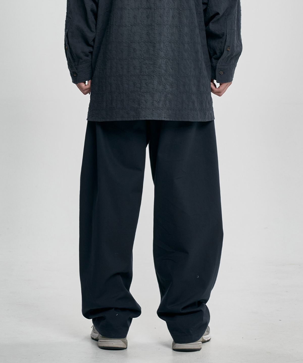 아조바이아조(AJOBYAJO) 3D Curved Pants [NAVY]