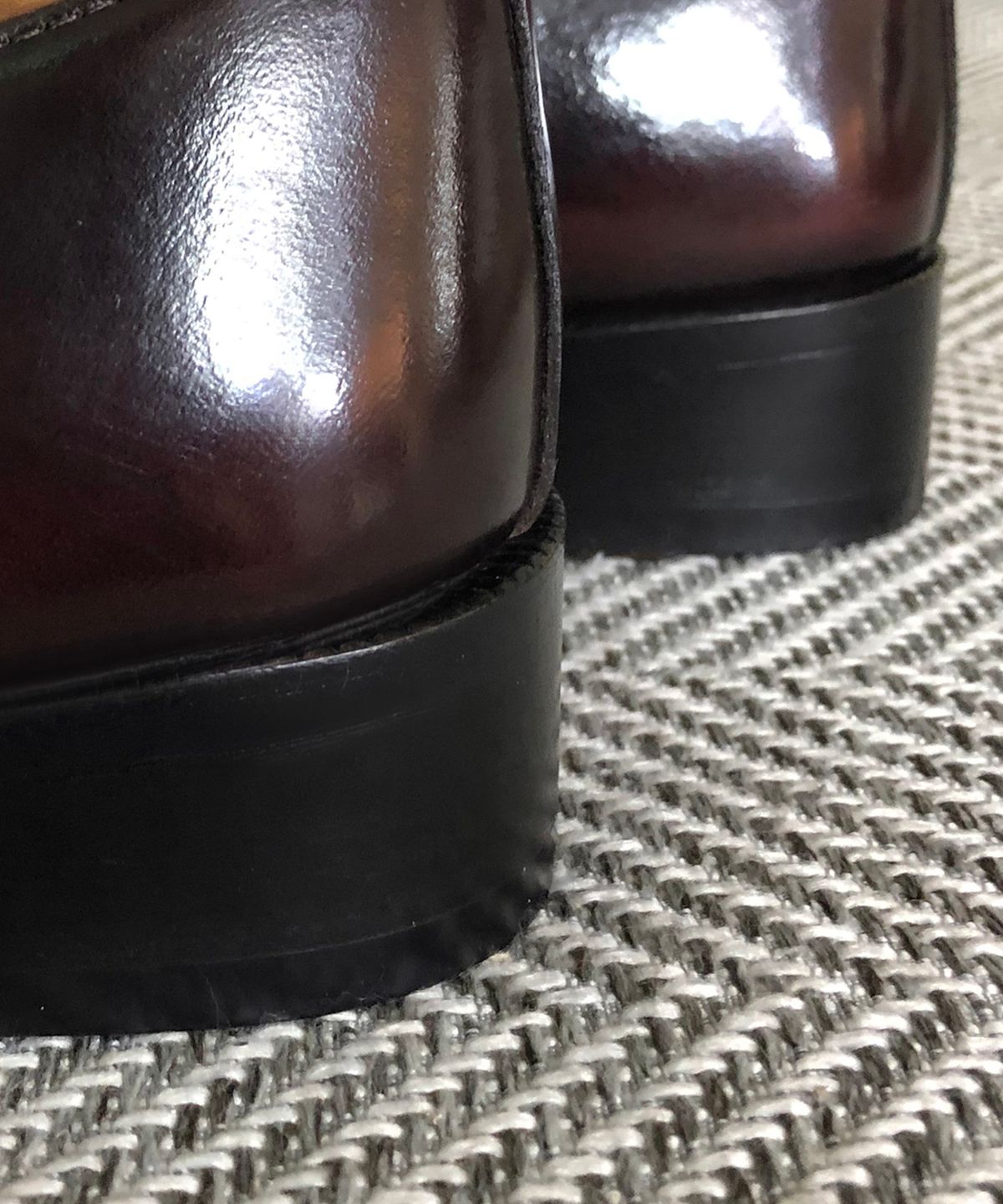 조앤슈(JOENSHOE) 르누아르 실버버클 몽크스트랩 다크와인