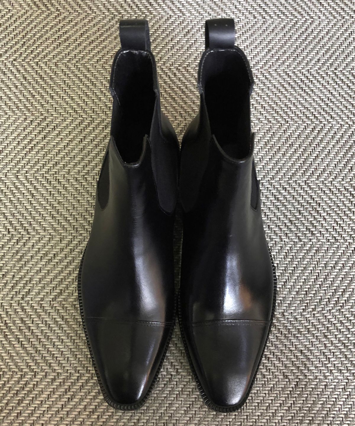 조앤슈(JOENSHOE) 톰브라 스트레이트팁 첼시부츠 블랙