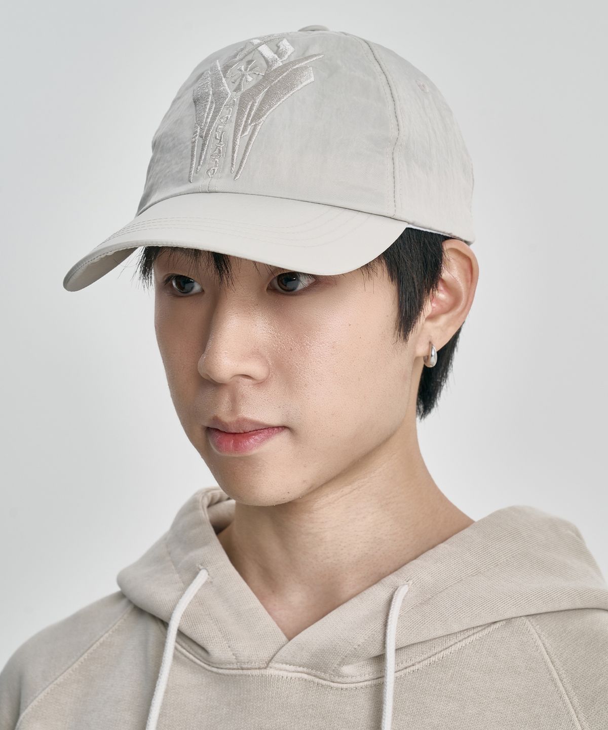 아조바이아조(AJOBYAJO) Cross Symbol Nylon Cap [IVORY]
