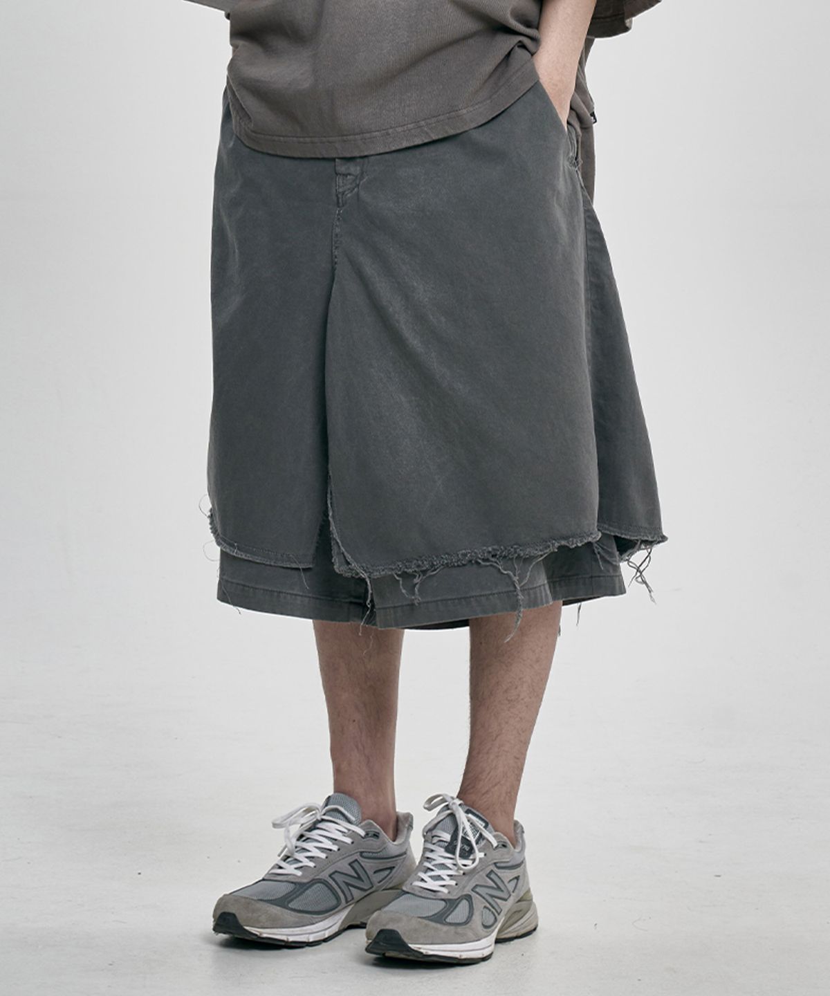 아조바이아조(AJOBYAJO) Washed Layered Skirt Shorts [CHARCOAL]