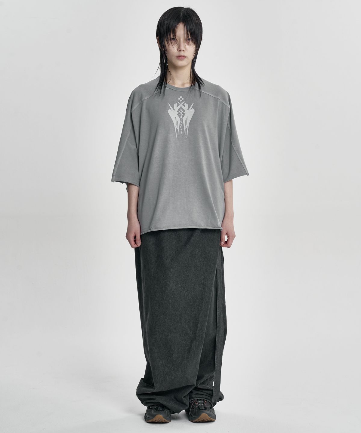 아조바이아조(AJOBYAJO) Cross Symbol Washed Raglan T-Shirt [GREY]