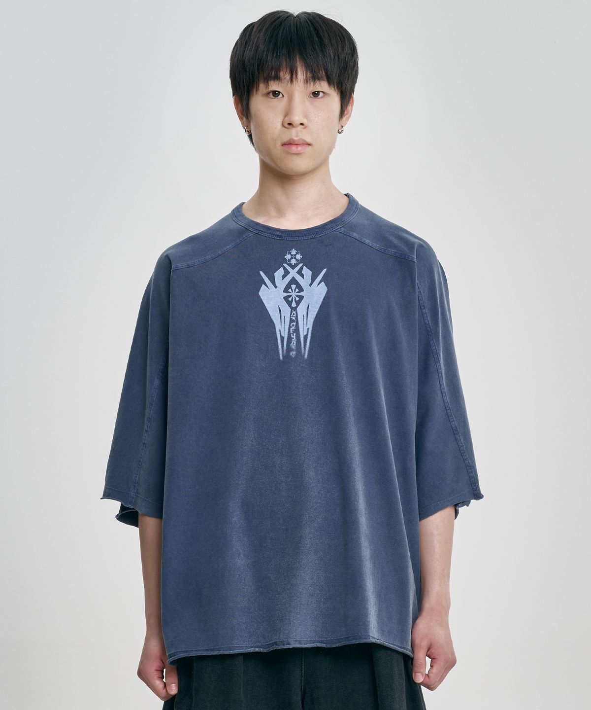 아조바이아조(AJOBYAJO) Cross Symbol Washed Raglan T-Shirt [BLUE]