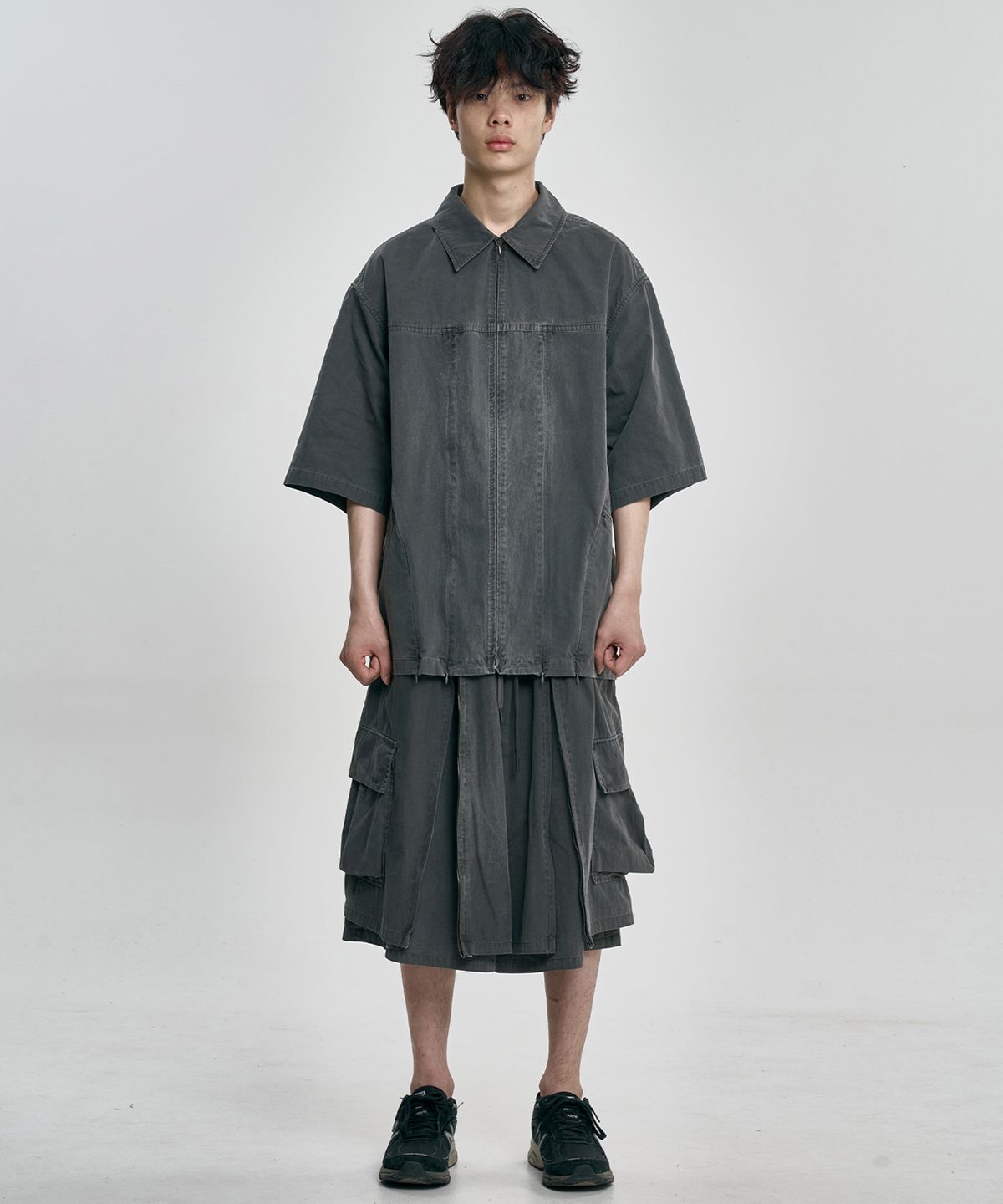 아조바이아조(AJOBYAJO) Paneled Zip-Up Shirt [CHARCOAL]