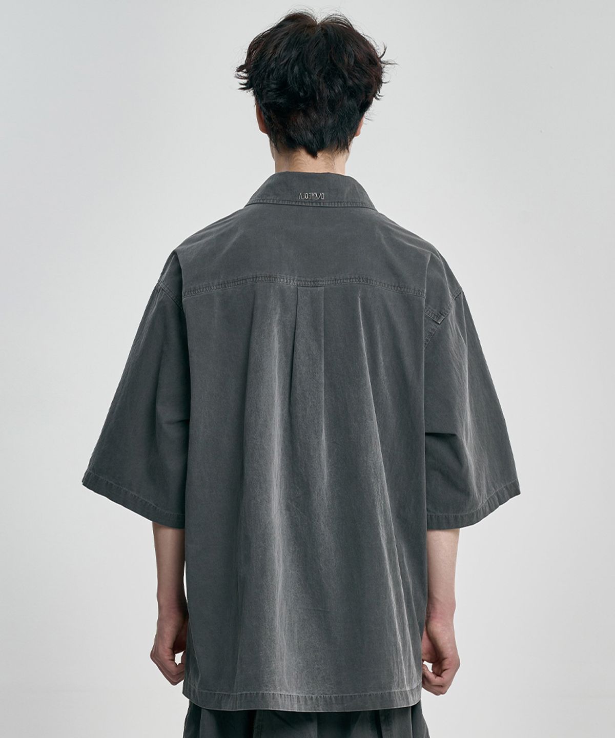 아조바이아조(AJOBYAJO) Paneled Zip-Up Shirt [CHARCOAL]