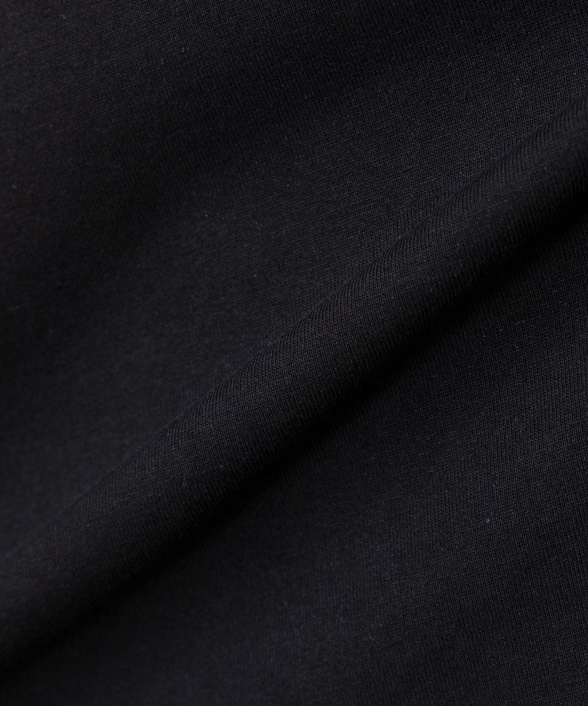 베이직하우스(BASIC HOUSE) 아스킨 세미오버핏 라운드넥 반팔티 블랙