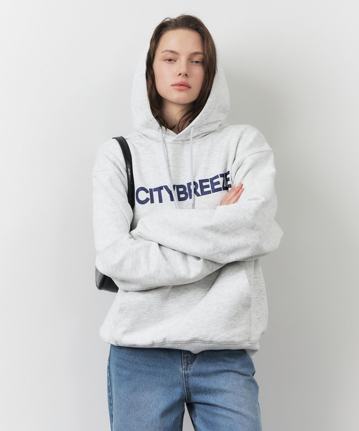 시티브리즈(CITYBREEZE) 크랙 로고 후디_MELANGE WHITE