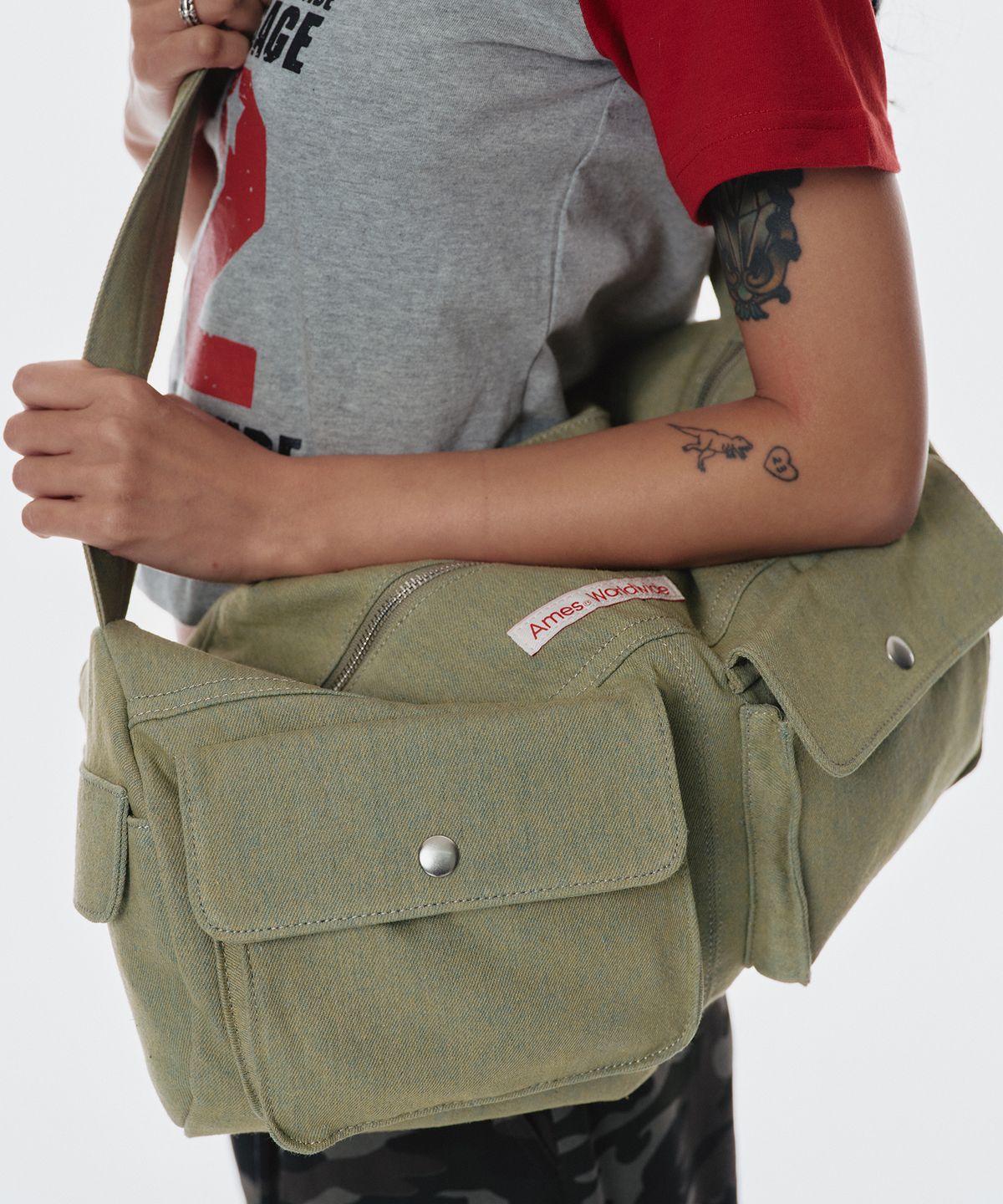 아메스 월드와이드(AMES-WORLDWIDE) DENIM DUFFLE BAG KHAKI