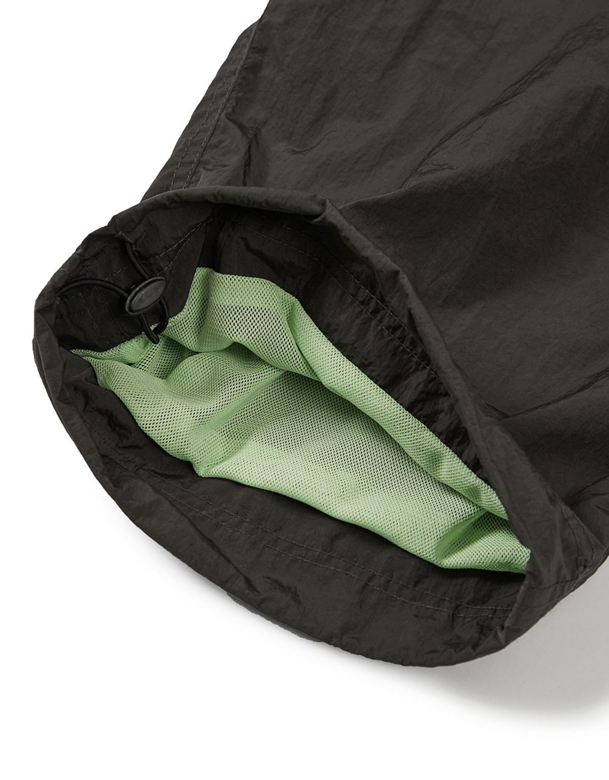 엠엠엘지(MMLG) [Mmlg] STAFF NYLON REGULAR PANTS (CHARCOAL)