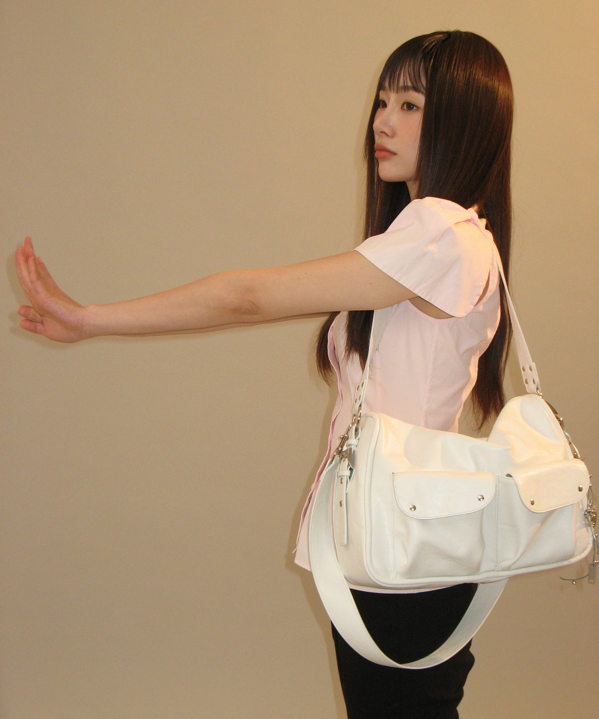 여밈(YEOMIM) camera bag (cream)