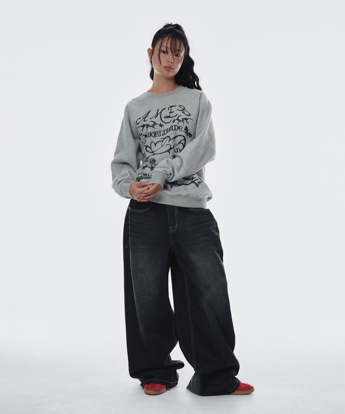 아메스 월드와이드(AMES-WORLDWIDE) GRAPHIC RAGLAN SWEATSHIRT GREY