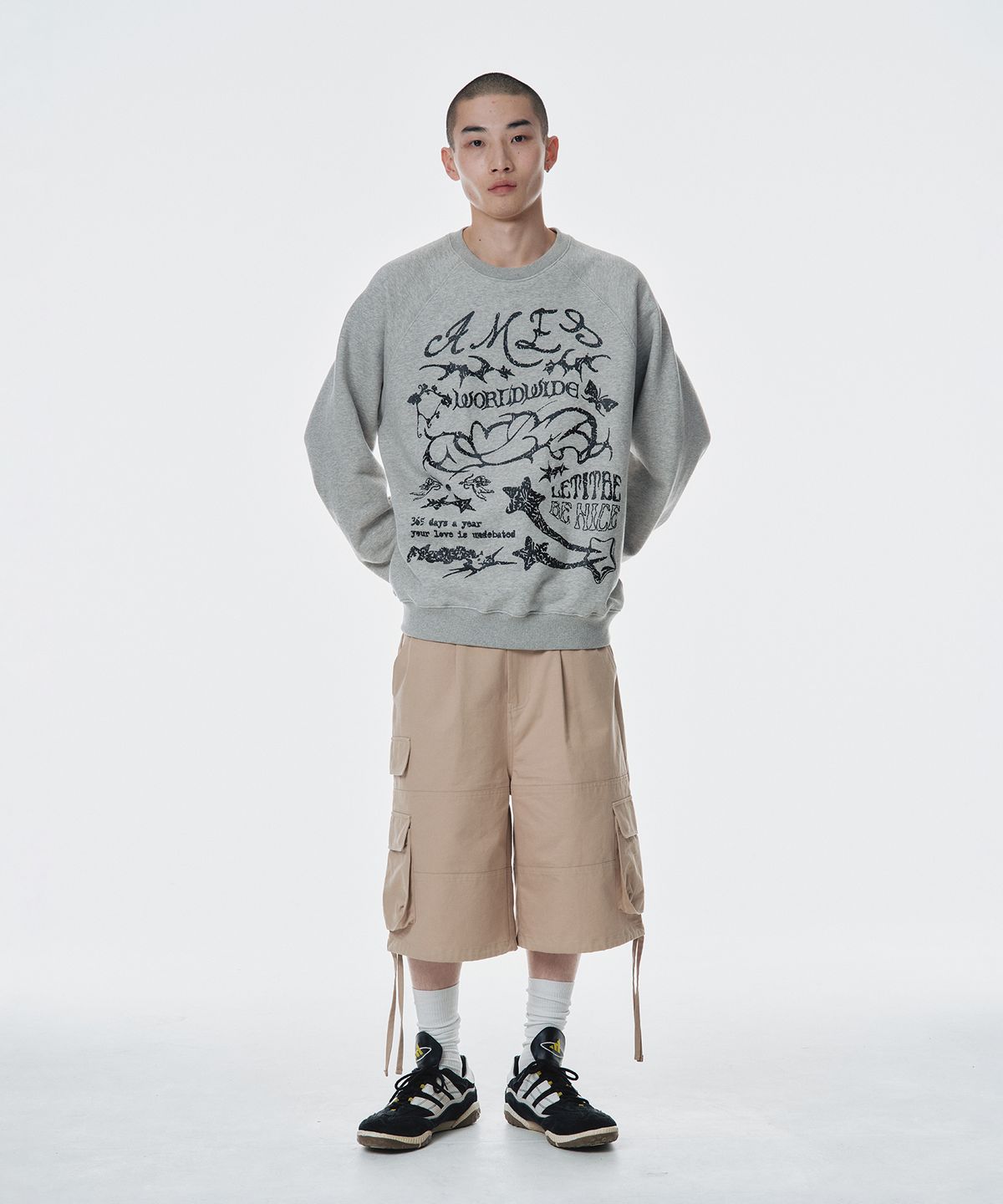 아메스 월드와이드(AMES-WORLDWIDE) GRAPHIC RAGLAN SWEATSHIRT GREY