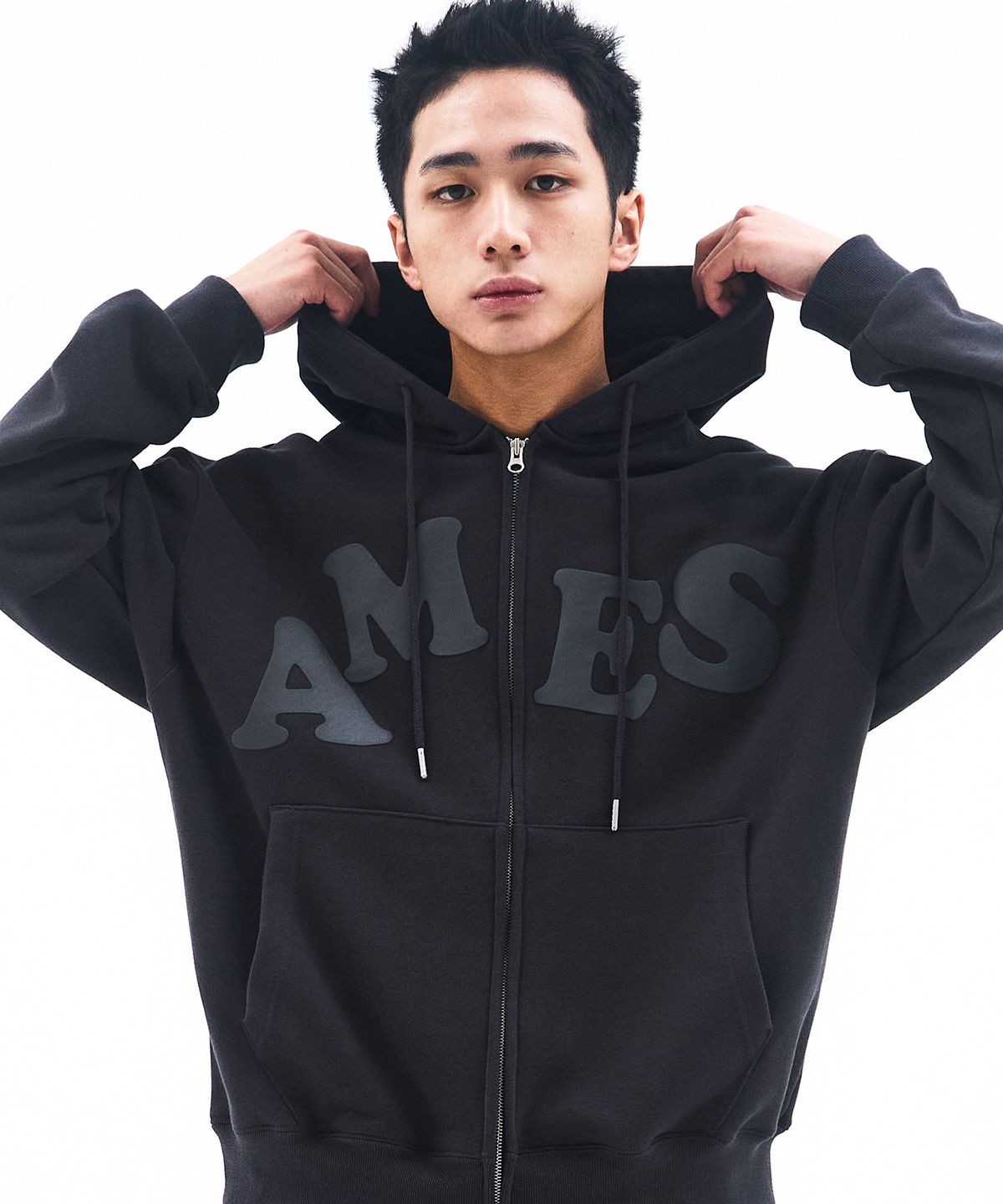 아메스 월드와이드(AMES-WORLDWIDE) BIG TYPO HOODIE ZIP UP CHARCOAL