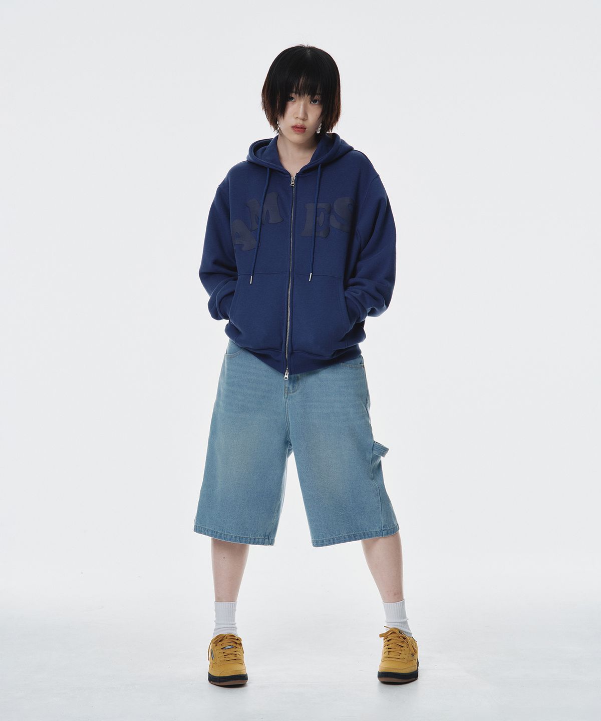 아메스 월드와이드(AMES-WORLDWIDE) BIG TYPO HOODIE ZIP UP BLUE