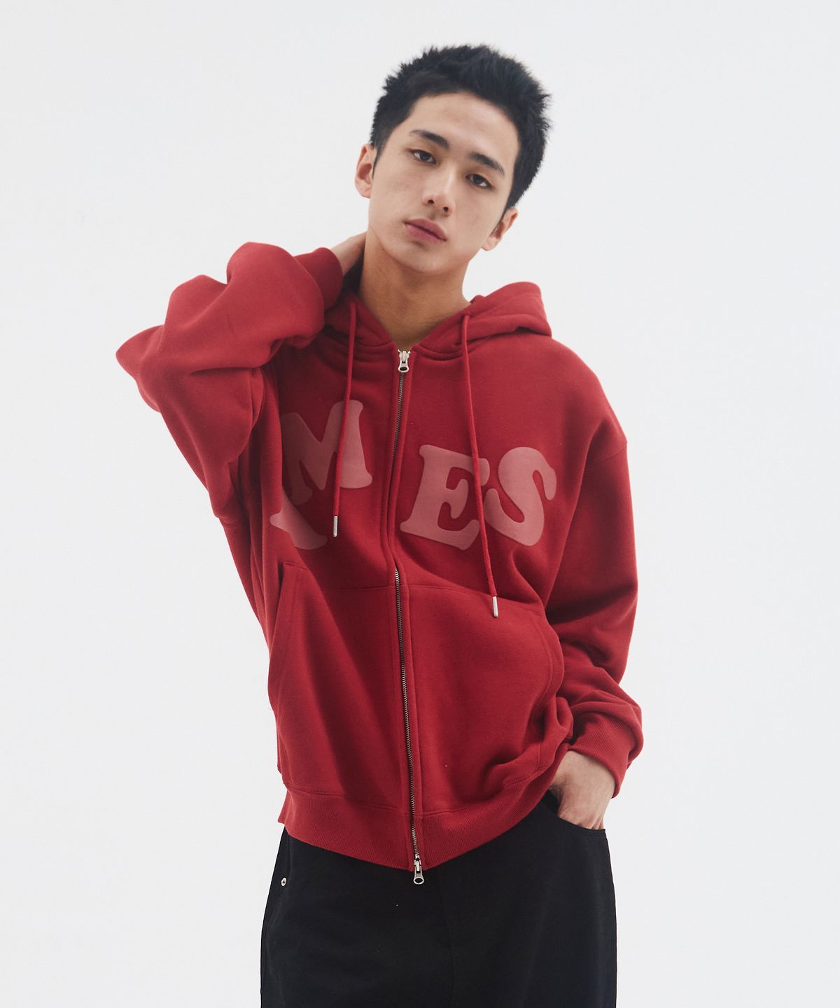 아메스 월드와이드(AMES-WORLDWIDE) BIG TYPO HOODIE ZIP UP RED