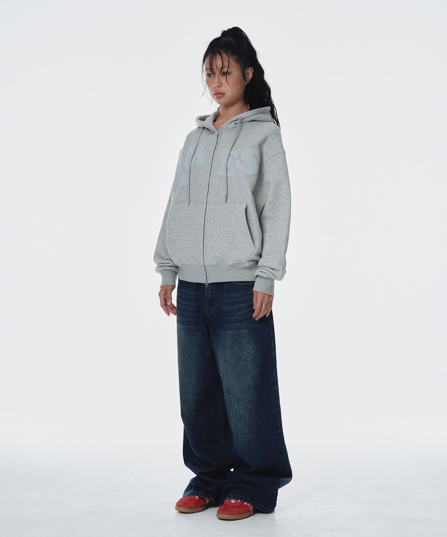 ★AMES-WORLDWIDE★LOGO TYPO GRAPHIC SWEATSHIRT GREY★正規品 Relaxed Graphic Crewneck Sweatshirt - Grey | Levi's® US