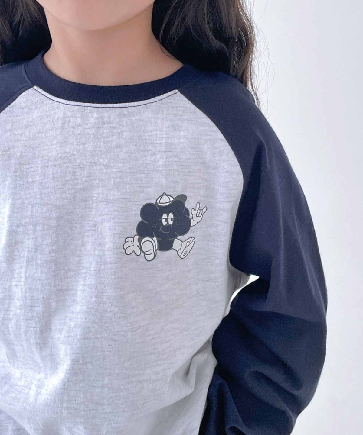 베리클로젯(BERRYCLOSET) 굿 럭 컬리 티셔츠