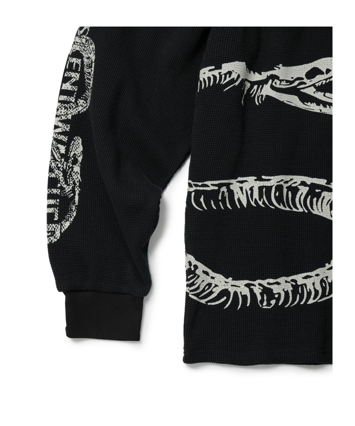 이티씨이(ETCE) BONE SNAKE HENLEY NECK WAFFLE KNIT (BLACK)