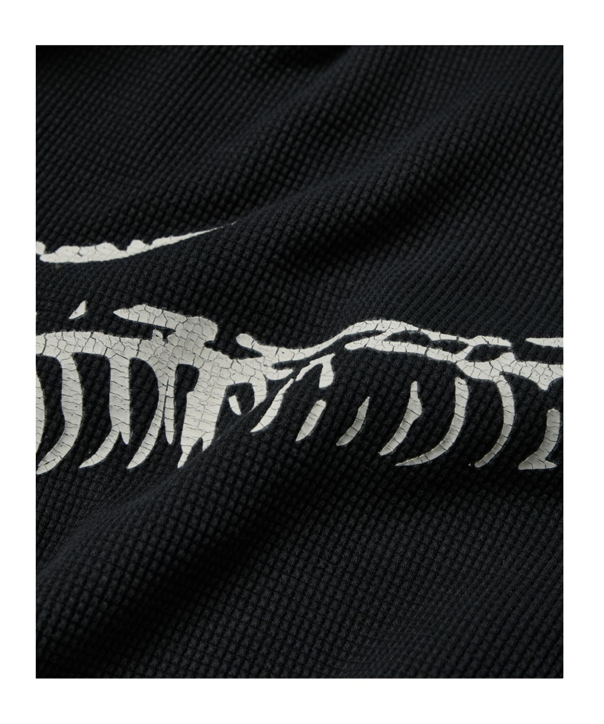 이티씨이(ETCE) BONE SNAKE HENLEY NECK WAFFLE KNIT (BLACK)
