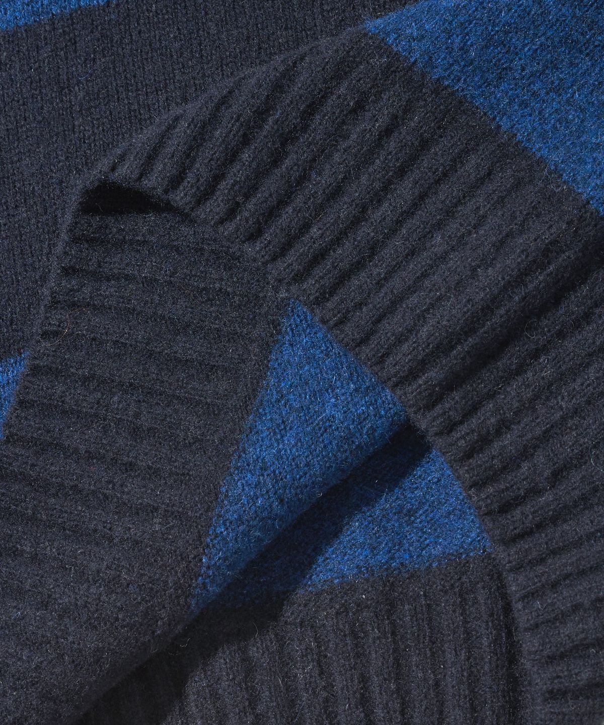 아웃스탠딩(OUTSTANDING) PURE WOOL WHOLEGARMENT STRIPE KNIT_BLUE/NAVY