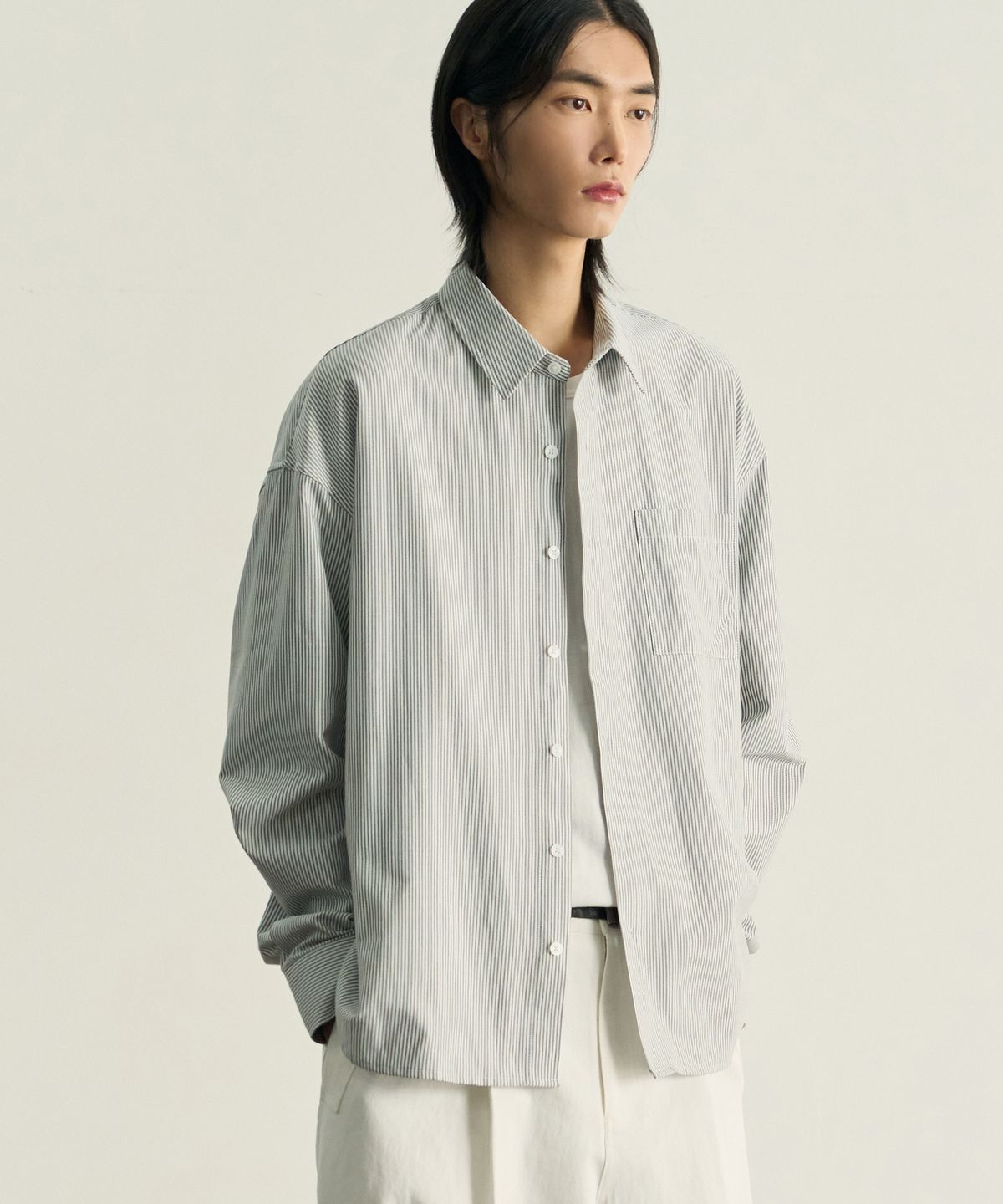 로템버(ROTEMBER) [데일리룸 X 로템버] 오디너리 크롭 스트라이프 셔츠 [WHITE] 단품/SET