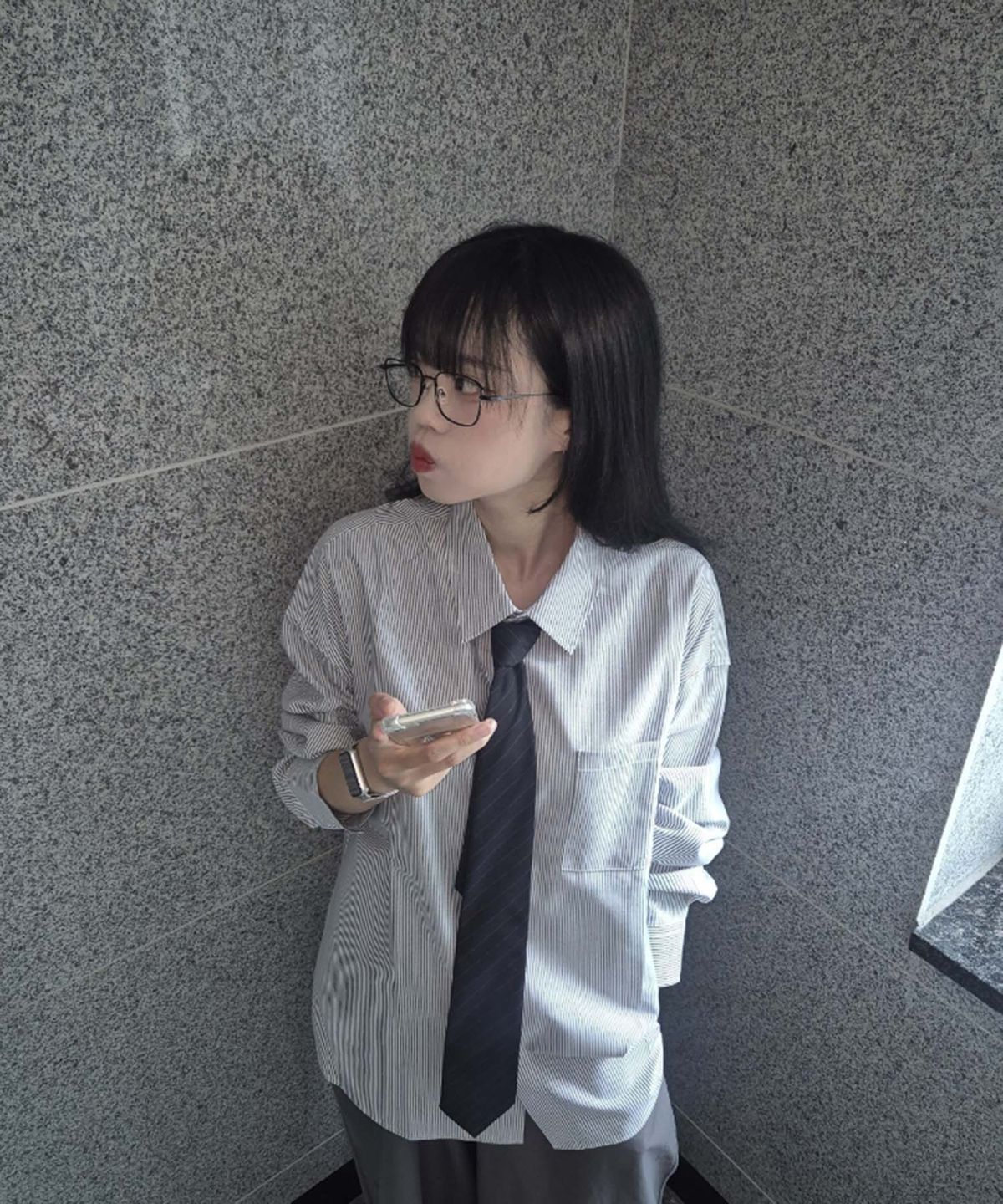로템버(ROTEMBER) [데일리룸 X 로템버] 오디너리 크롭 스트라이프 셔츠 [WHITE] 단품/SET