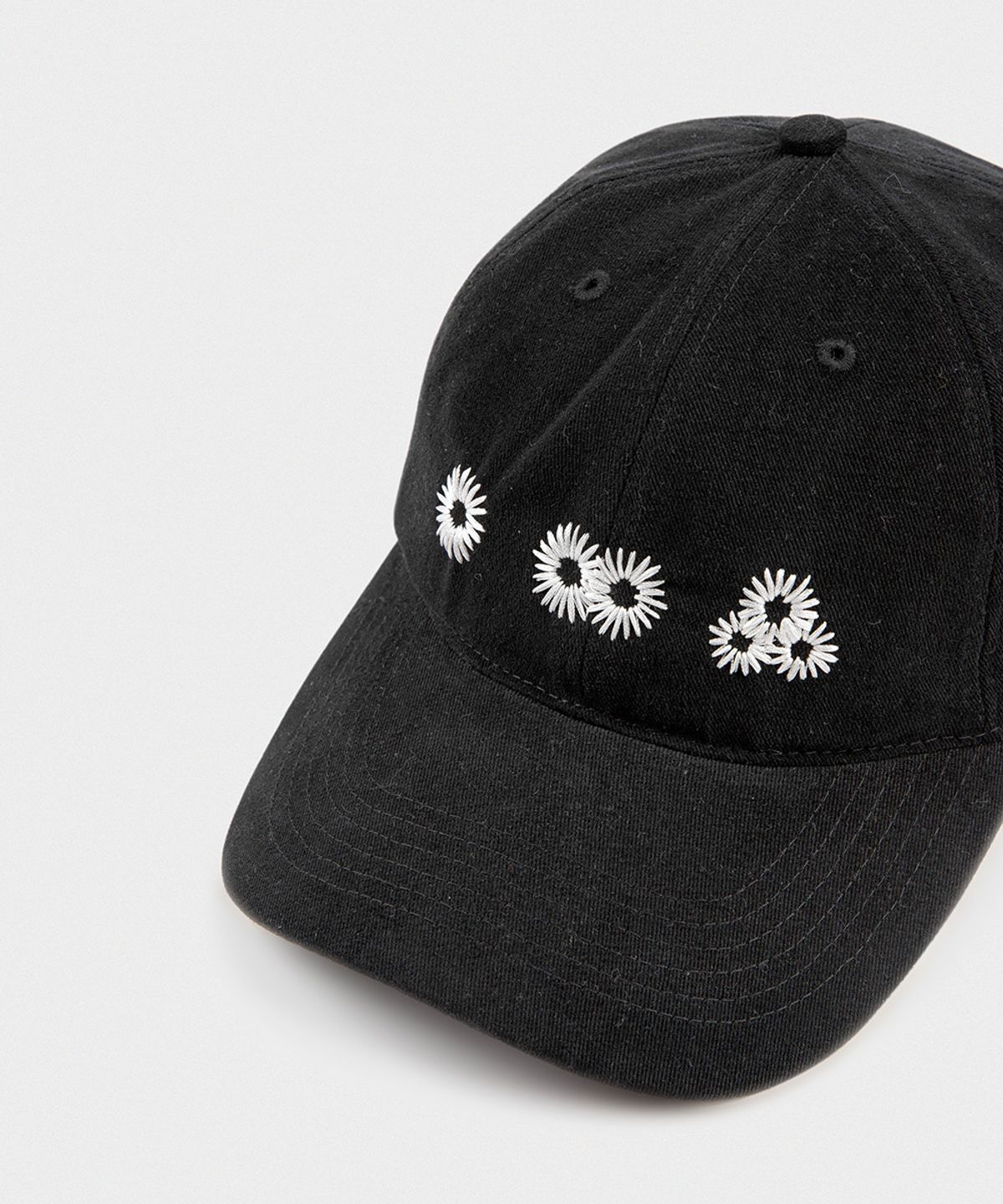마이딥블루메모리즈(MY DEEP BLUE MEMORIES) Newvy Logo Peach Ball Cap (BLACK)