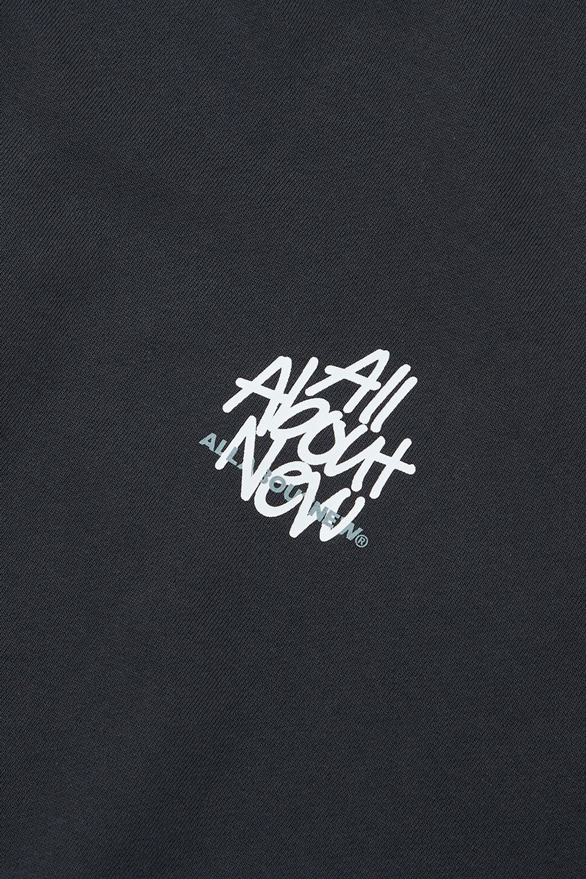 올어바웃뉴(ALL ABOUT NEW) 흘림체 로고 맨투맨 D그레이 ANZ1TM31GDG