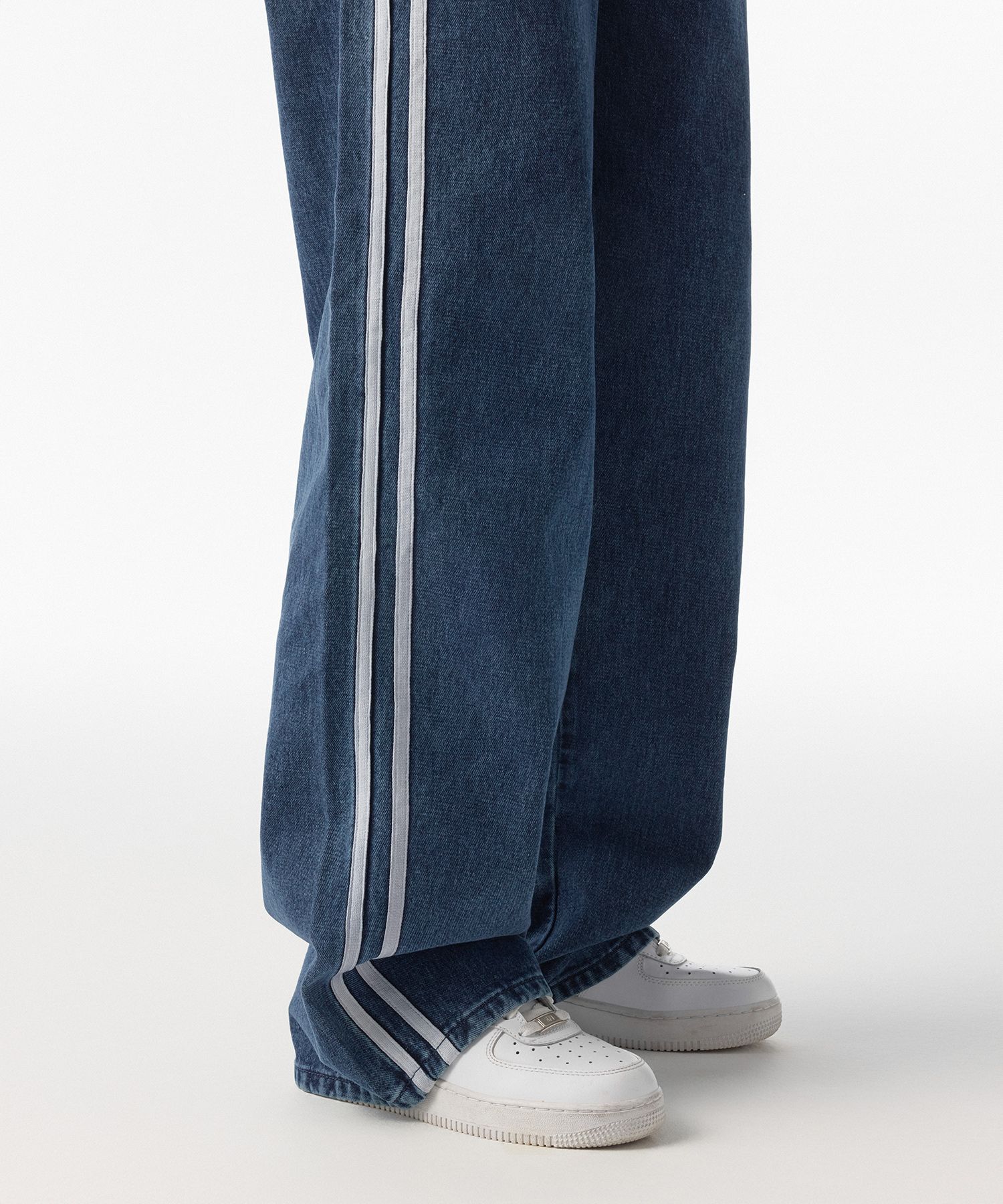 ★MUSINSA STANDARD★ Indigo medium wide denim pants with a z MUSINSA | MUSINSA STANDARD WIDE DENIM PANTS [MEDIUM INDIGO]