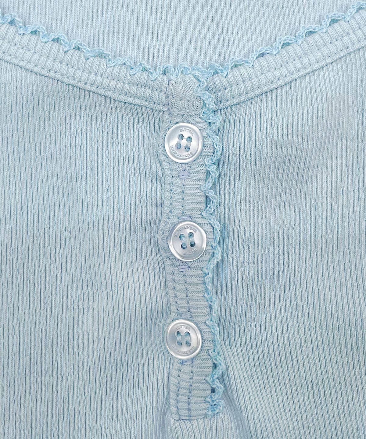 썸웨어버터(SOMEWHEREBUTTER) Lace Button Sleeveless - Light Blue