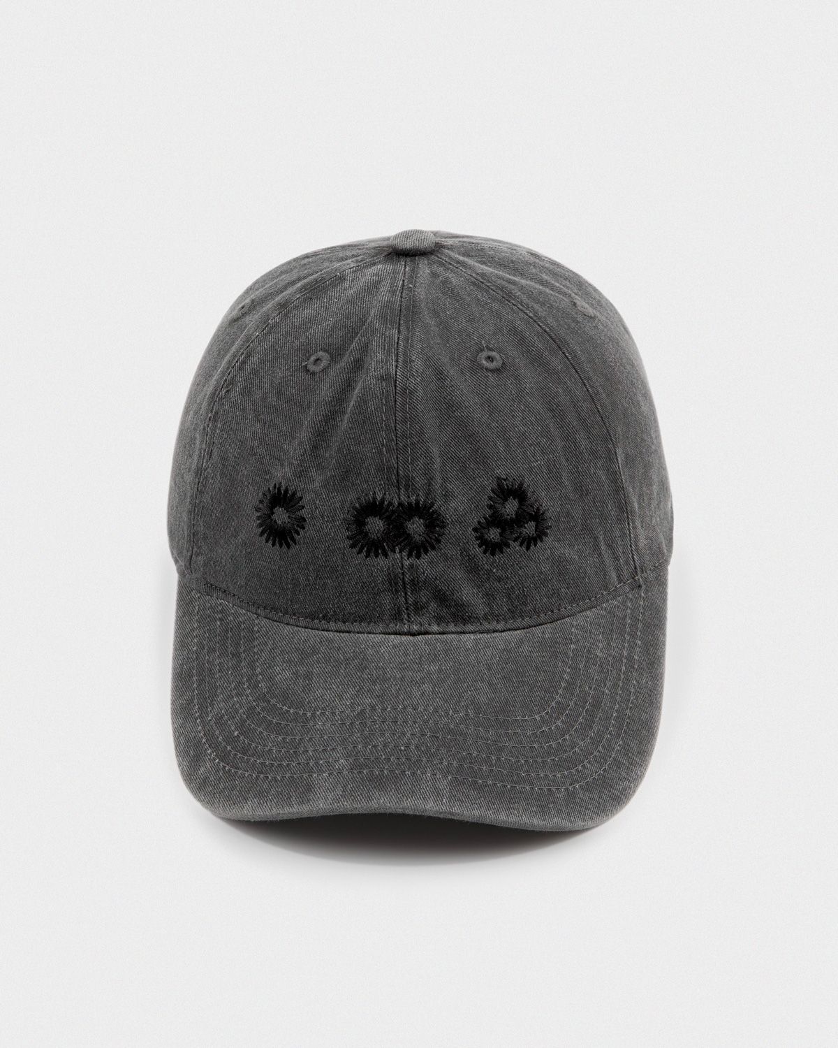 마이딥블루메모리즈(MY DEEP BLUE MEMORIES) Newvy Logo Peach Ball Cap (CHARCOAL)
