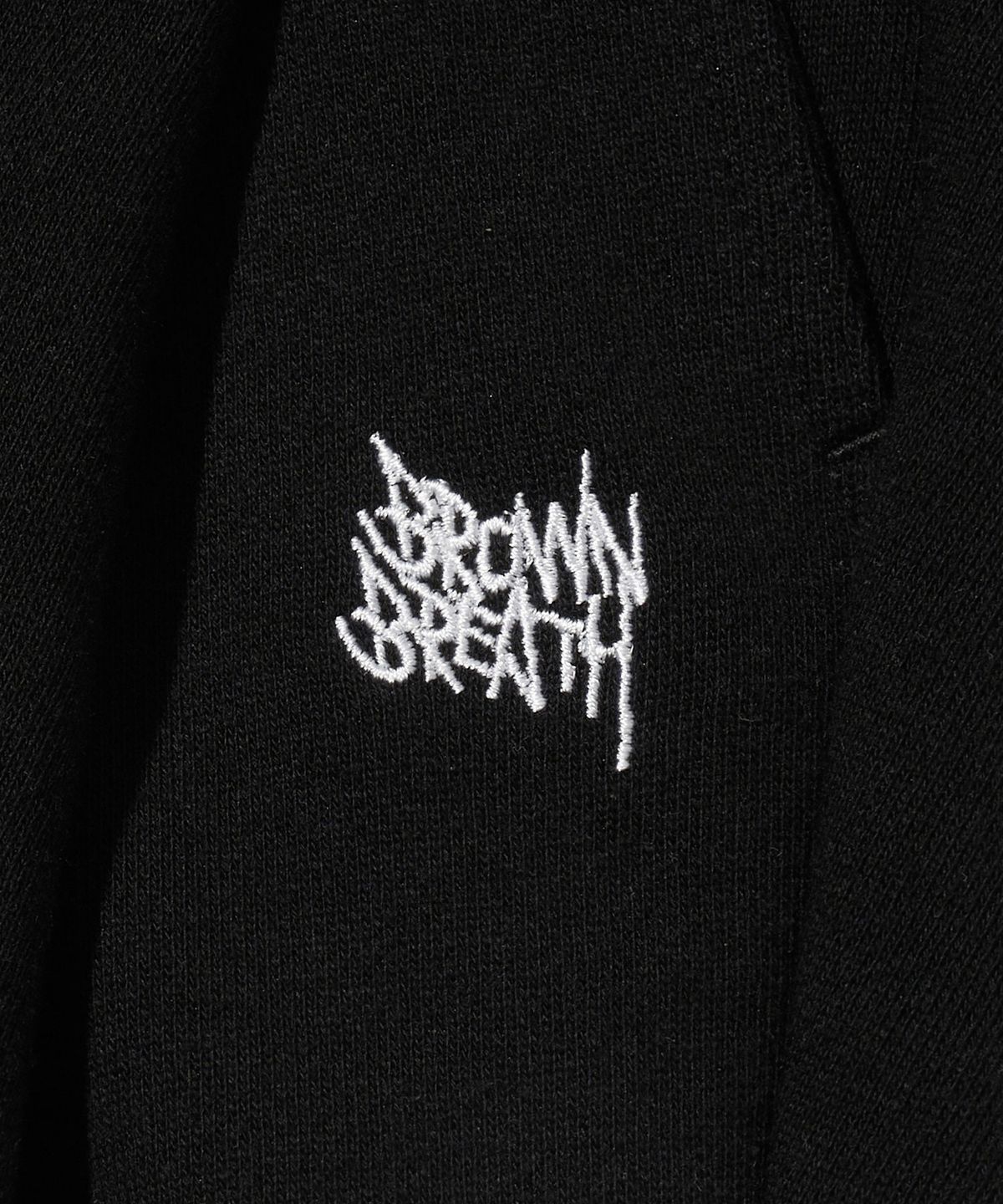 브라운브레스(BROWNBREATH) TWO TUCK WIDE TAG SWEAT PANTS - BLACK