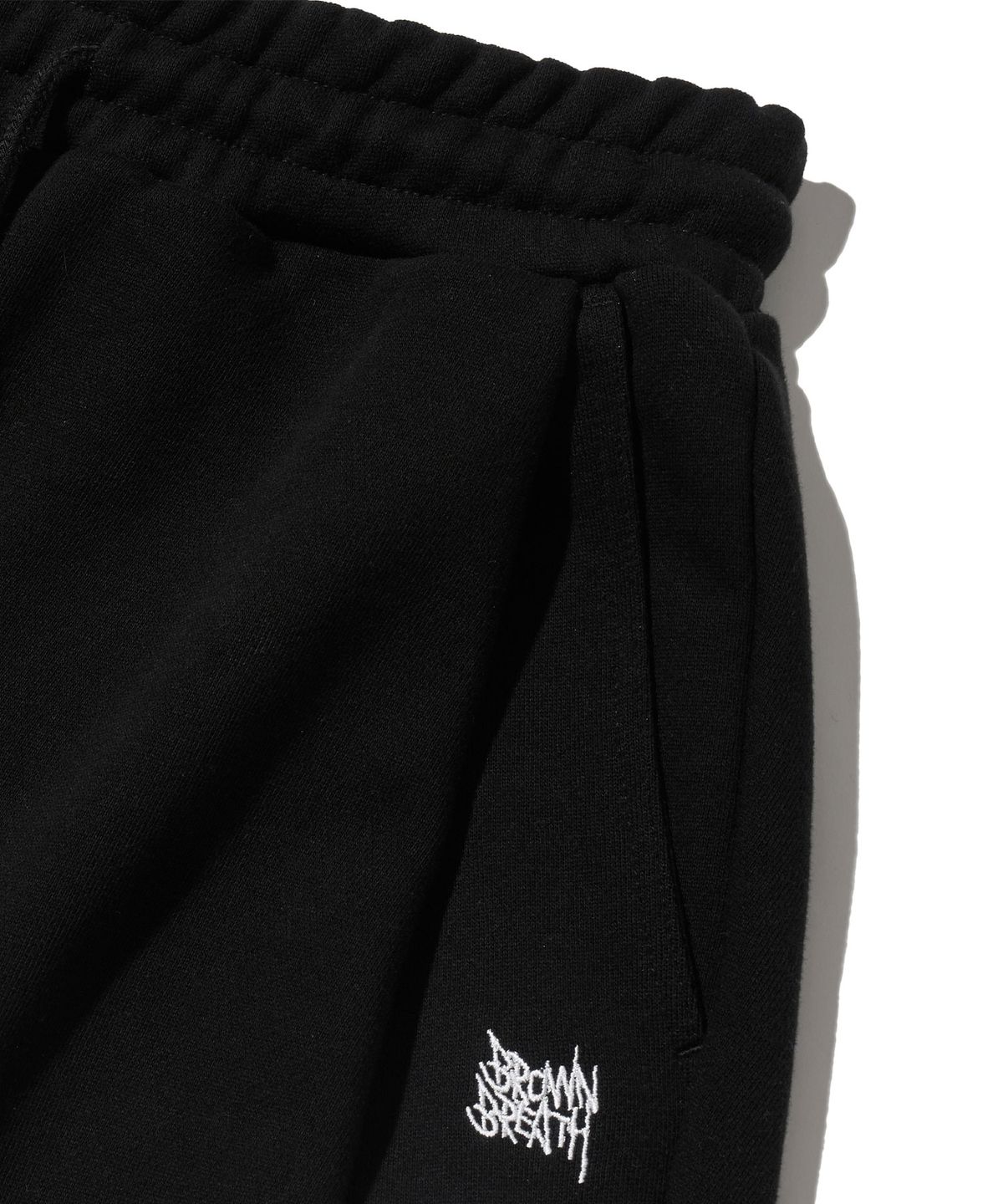 브라운브레스(BROWNBREATH) TWO TUCK WIDE TAG SWEAT PANTS - BLACK