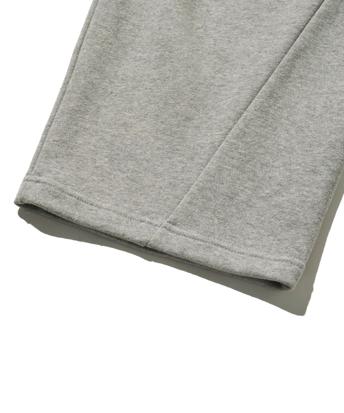 브라운브레스(BROWNBREATH) TWO TUCK WIDE TAG SWEAT PANTS - MELANGE GREY