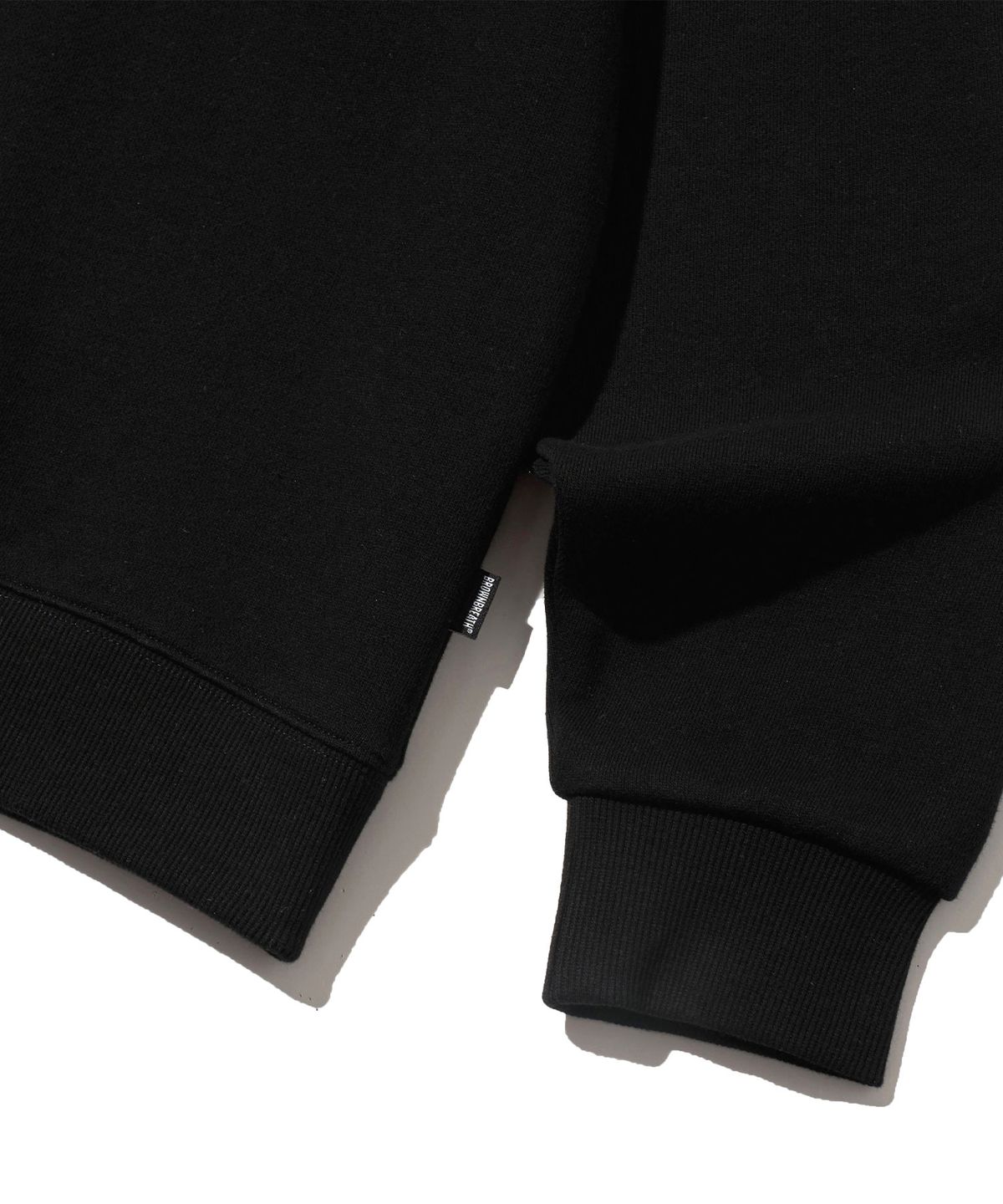 브라운브레스(BROWNBREATH) PART OF TAG CREWNECK - BLACK