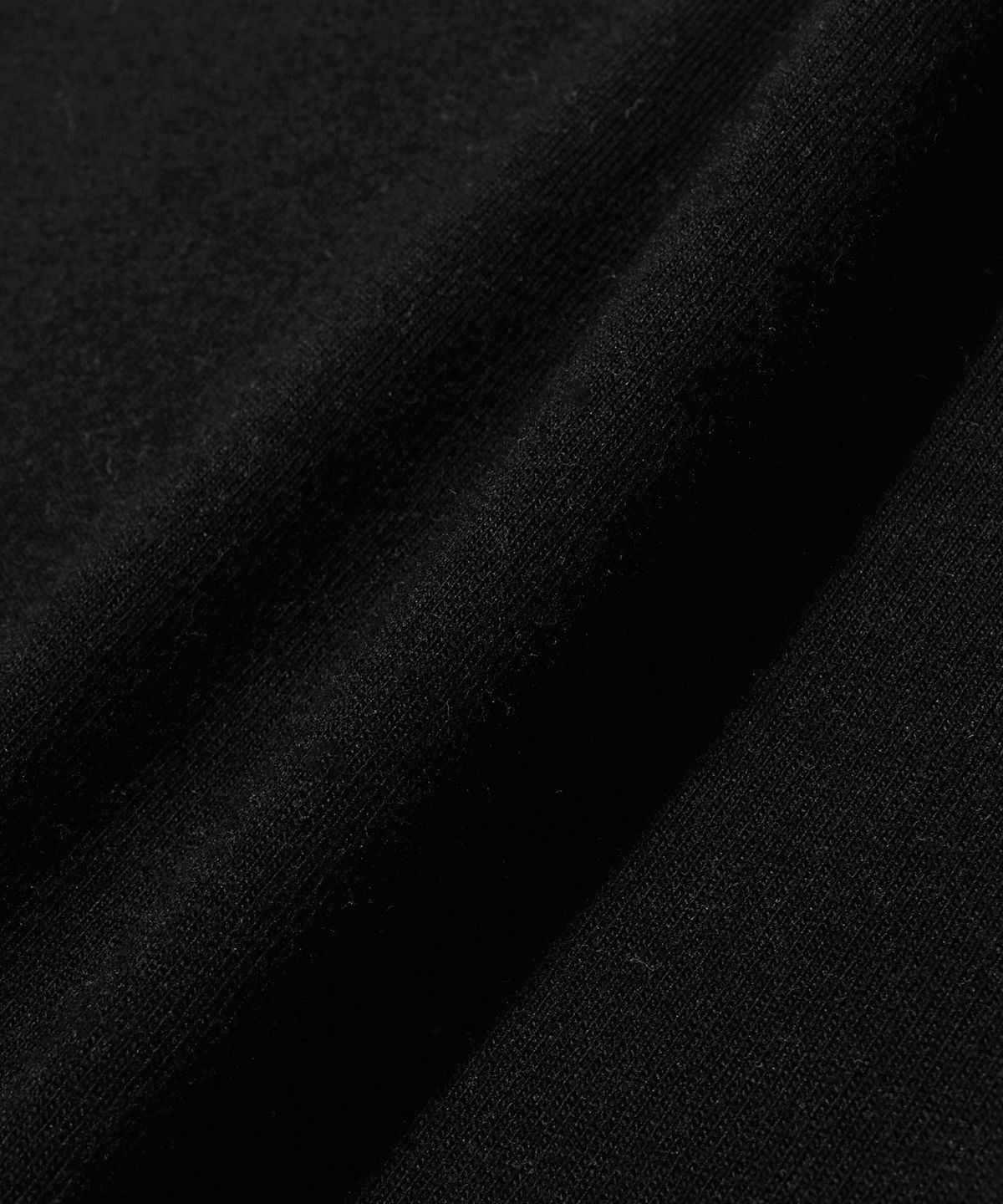 브라운브레스(BROWNBREATH) PYTHONE TAG LONGSLEEVE - BLACK