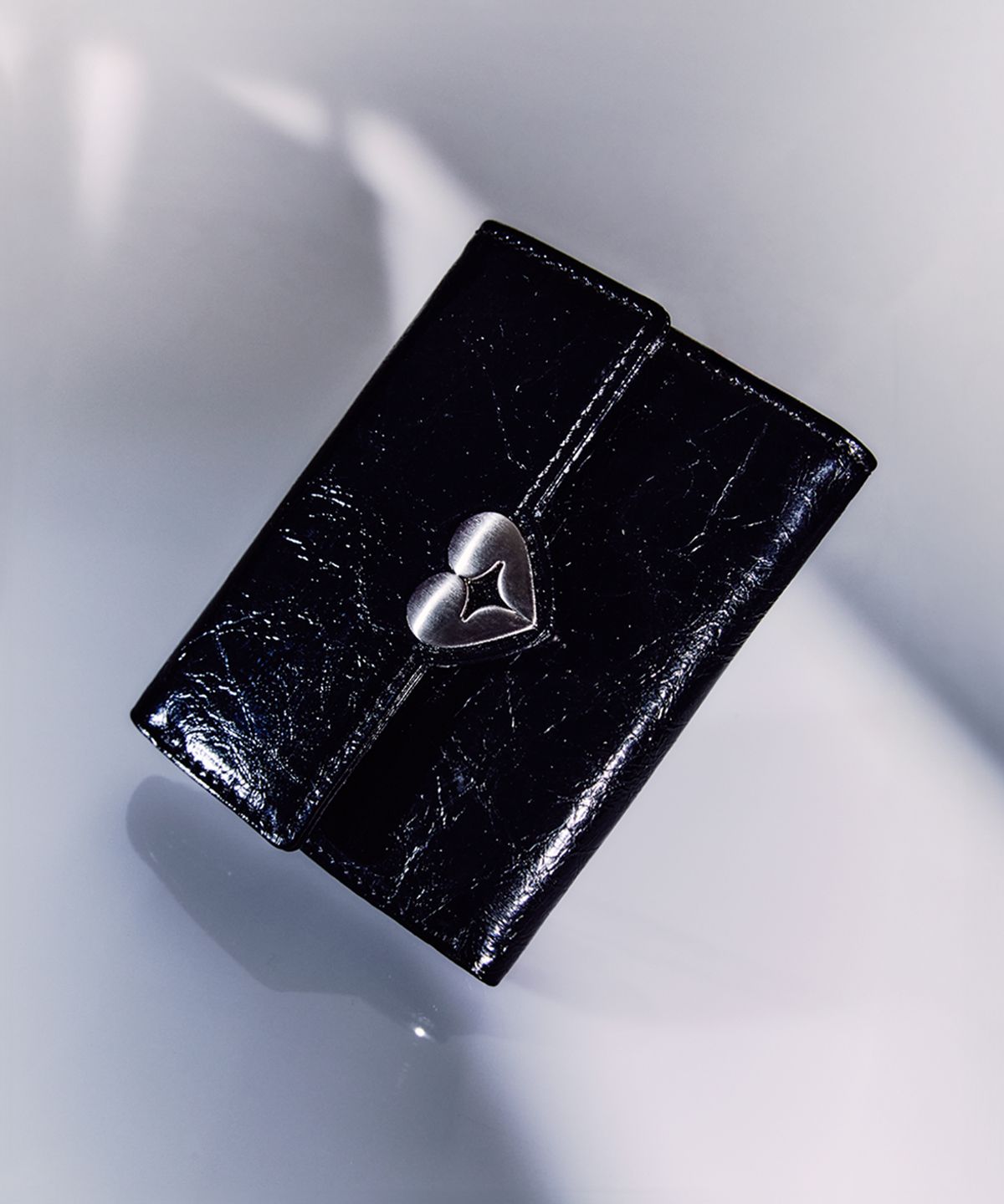 페넥(FENNEC) HEARTY FLAP WALLET - BLACK