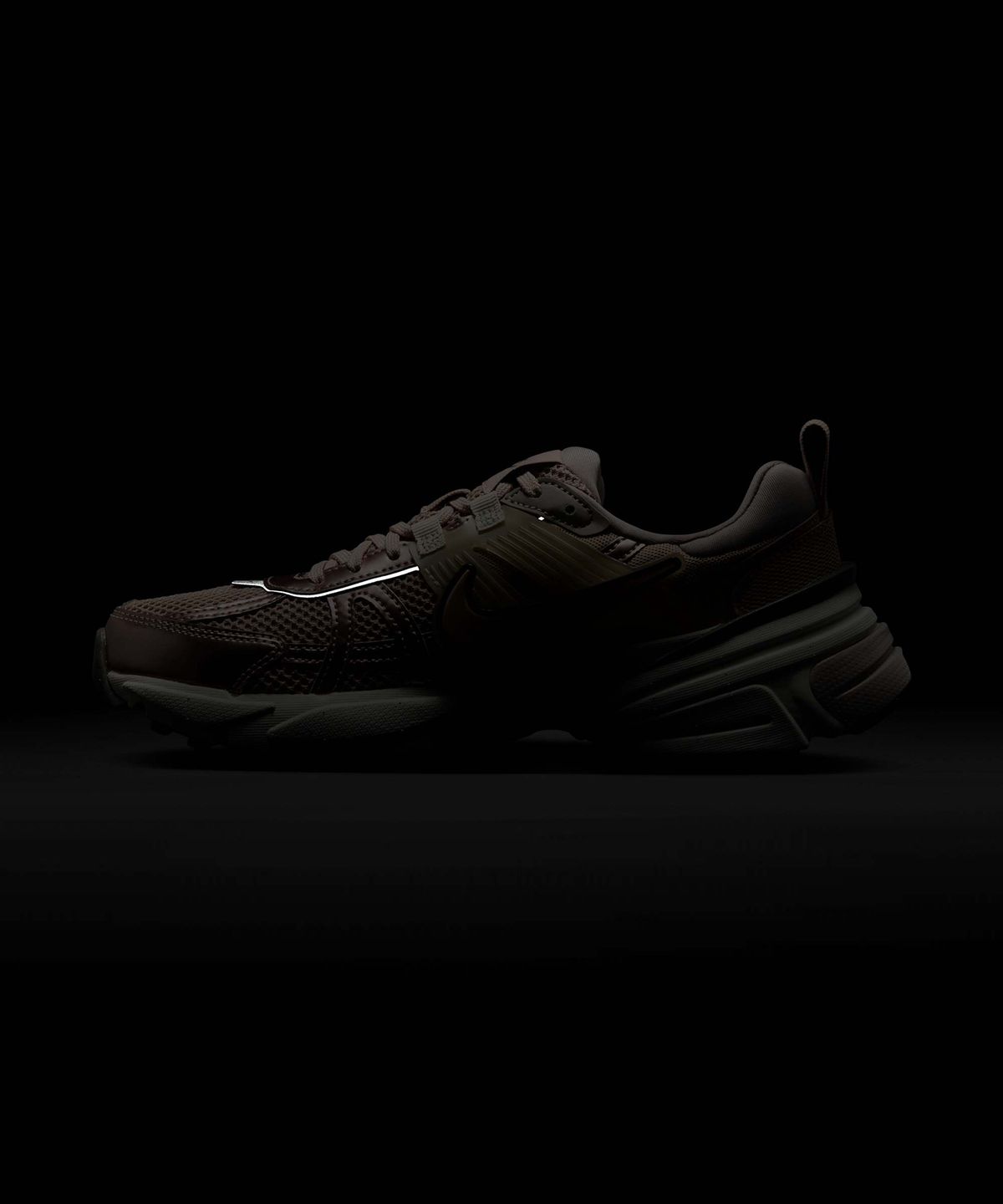 나이키(NIKE) V2K 런 W - 파티클 베이지:칼리지 그레이:라이트 본:파티클 베이지 / FD0736-201