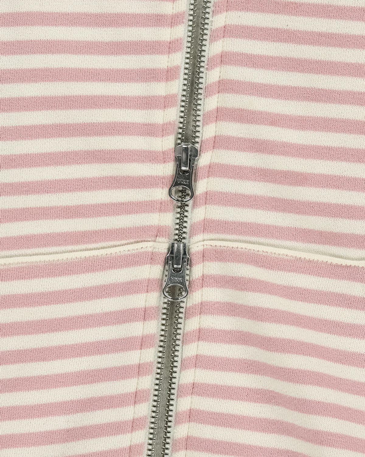 더뮤지엄비지터(THEMUSEUMVISITOR) STRIPE UNBALANCED ZIPUP HOODIE (PINK)