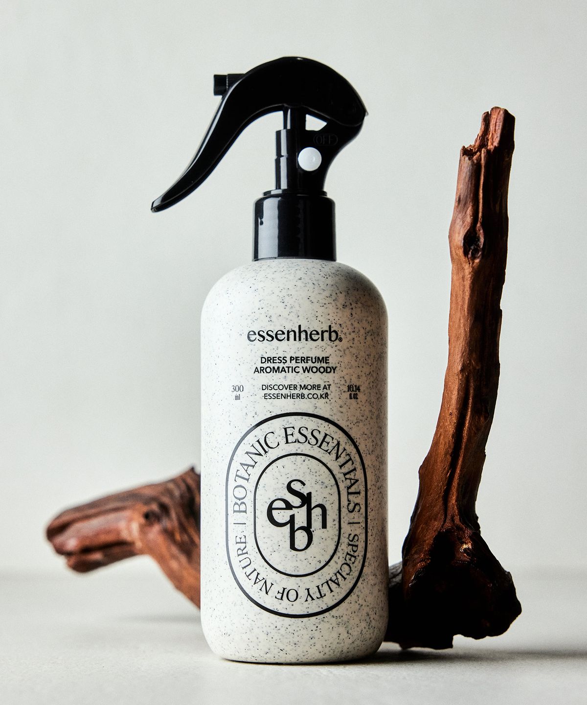 에센허브(ESSENHERB) 에센허브 드레스 퍼퓸 아로마틱 우디 300ml
