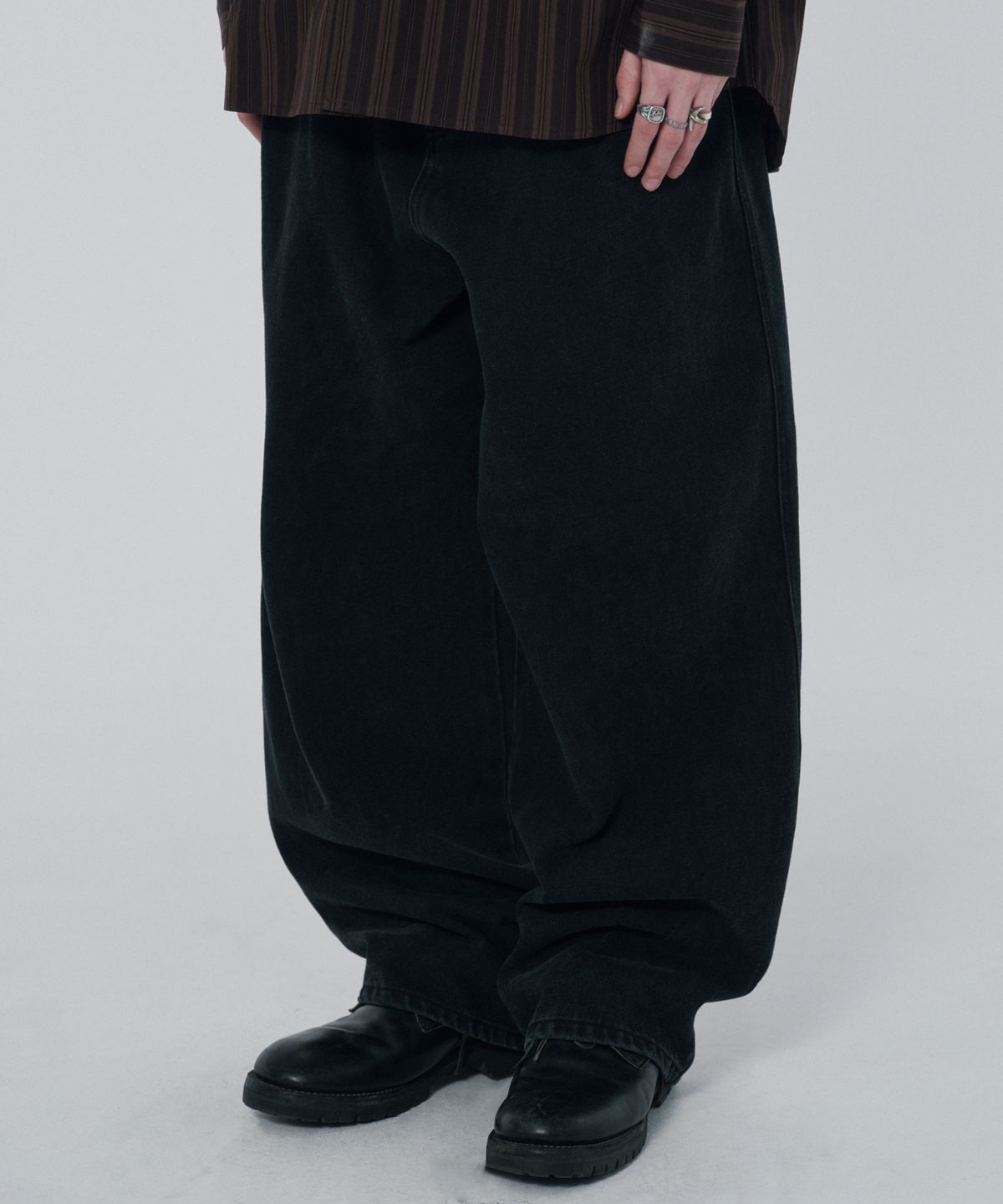 스웨이드(SUADE) CONTOUR POCKET DENIM [BLACK]