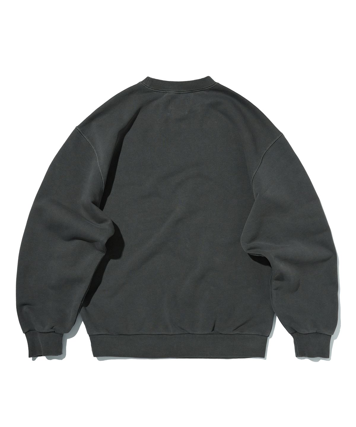 스웨이드(SUADE) CUT OFF CREWNECK [PIGMENT BLACK]