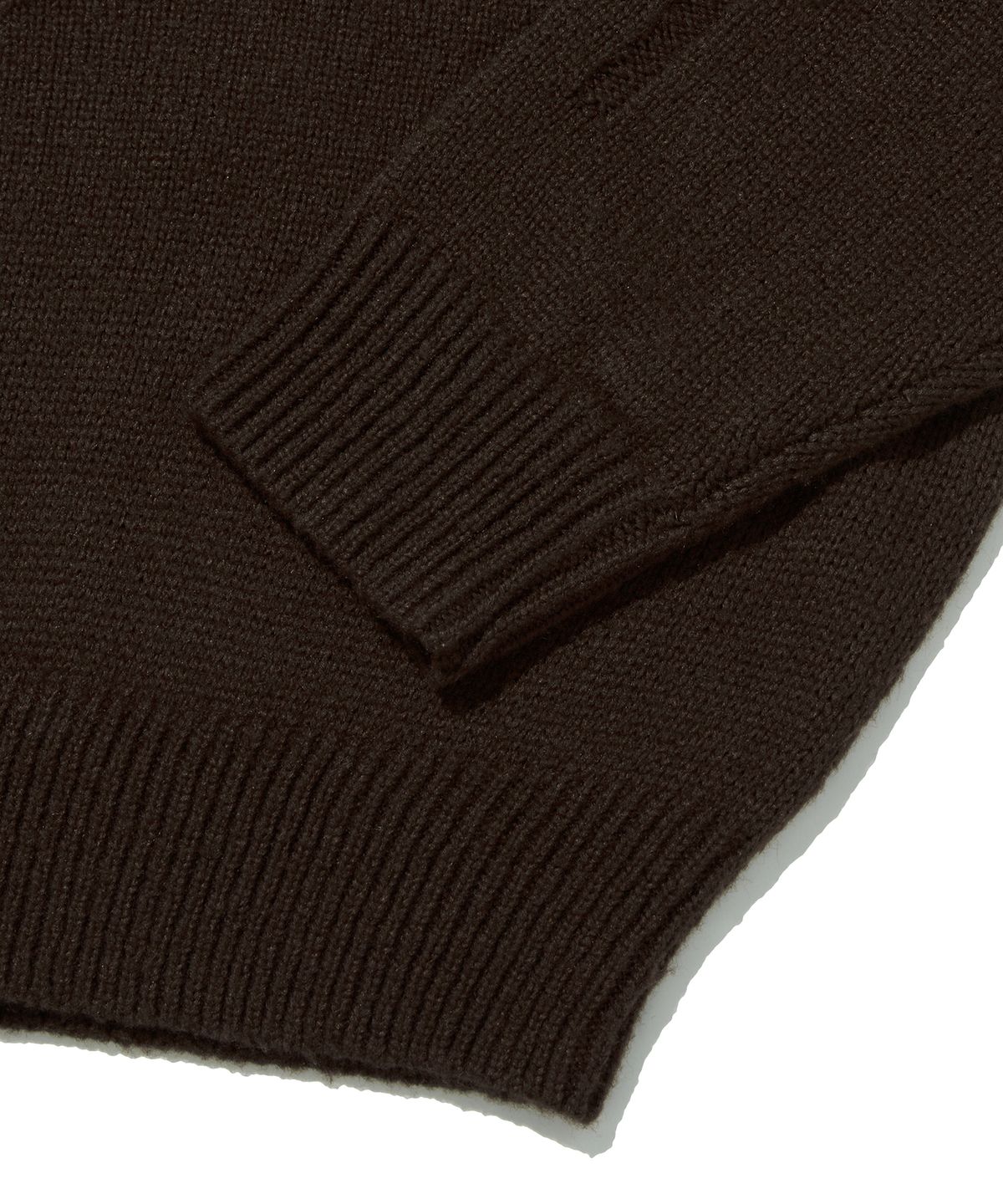 스웨이드(SUADE) DAMAGED CABLE KNIT [BROWN]