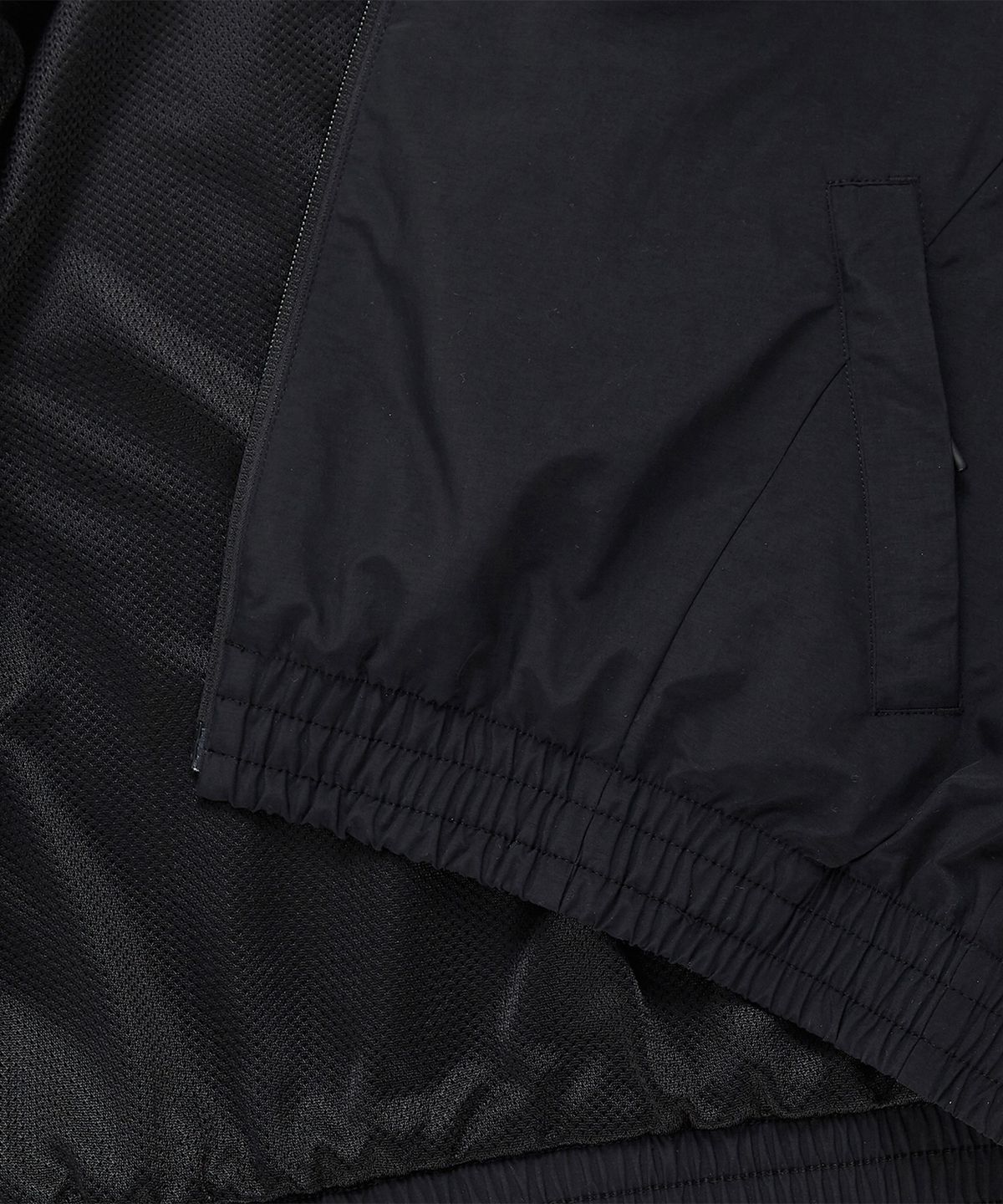 리복(REEBOK) 레전드 웜업 크롭 윈드 브레이커 (W)  - 블랙