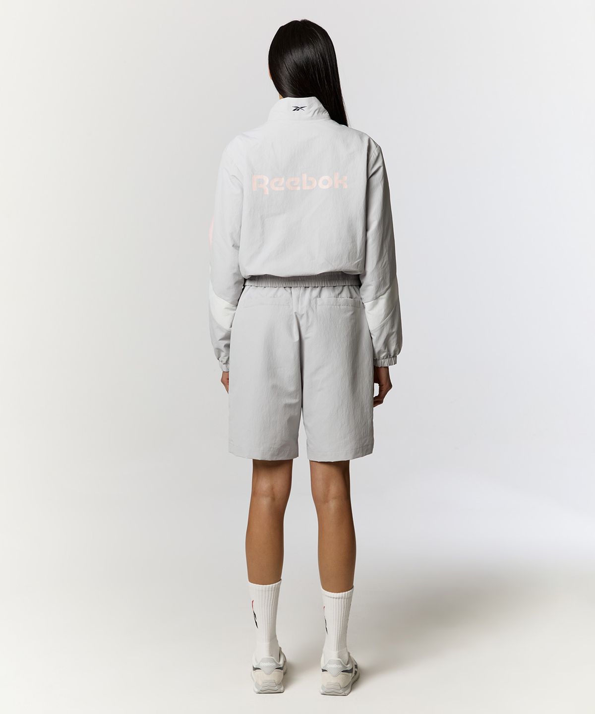 리복(REEBOK) 레전드 웜업 크롭 윈드 브레이커 (W)  - 그레이