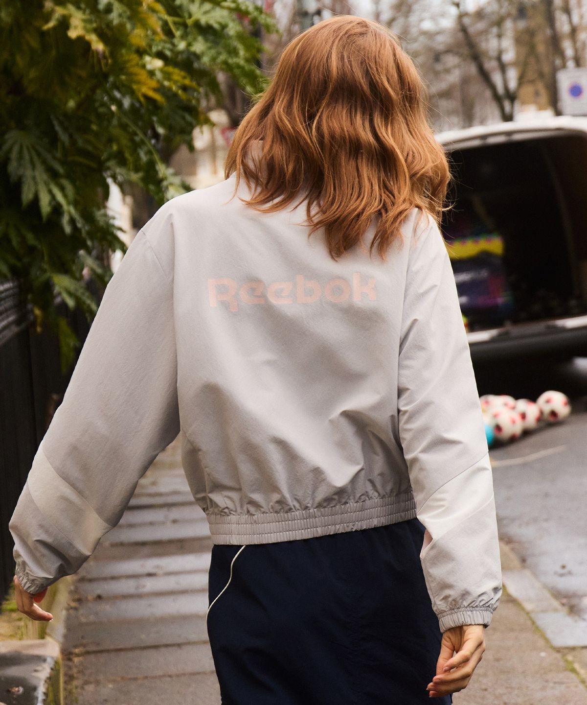 리복(REEBOK) 레전드 웜업 크롭 윈드 브레이커 (W)  - 그레이